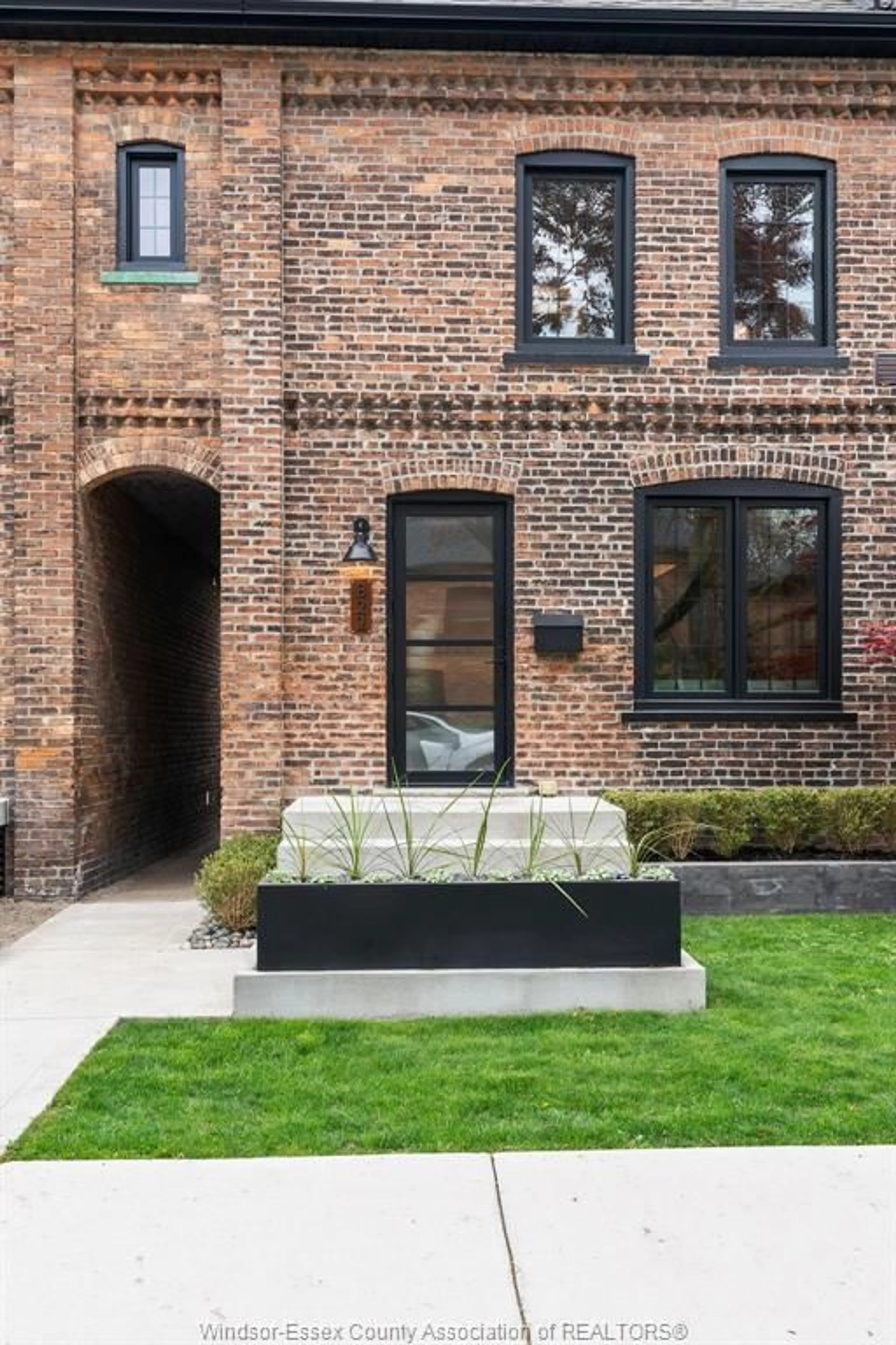 Home with brick exterior material, street for 822 MONMOUTH, Windsor Ontario N8Y 3L4
