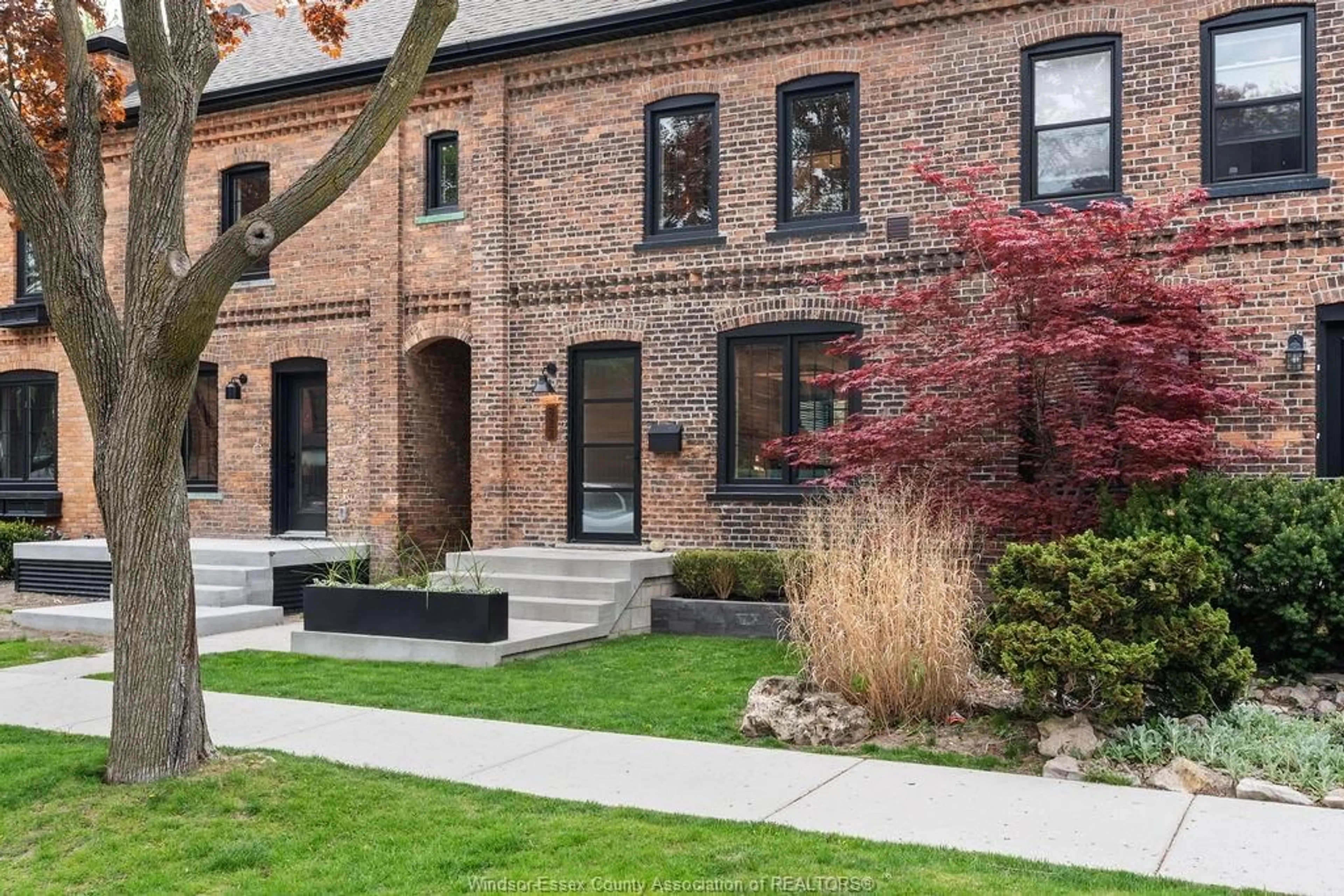 Home with brick exterior material, street for 822 MONMOUTH, Windsor Ontario N8Y 3L4