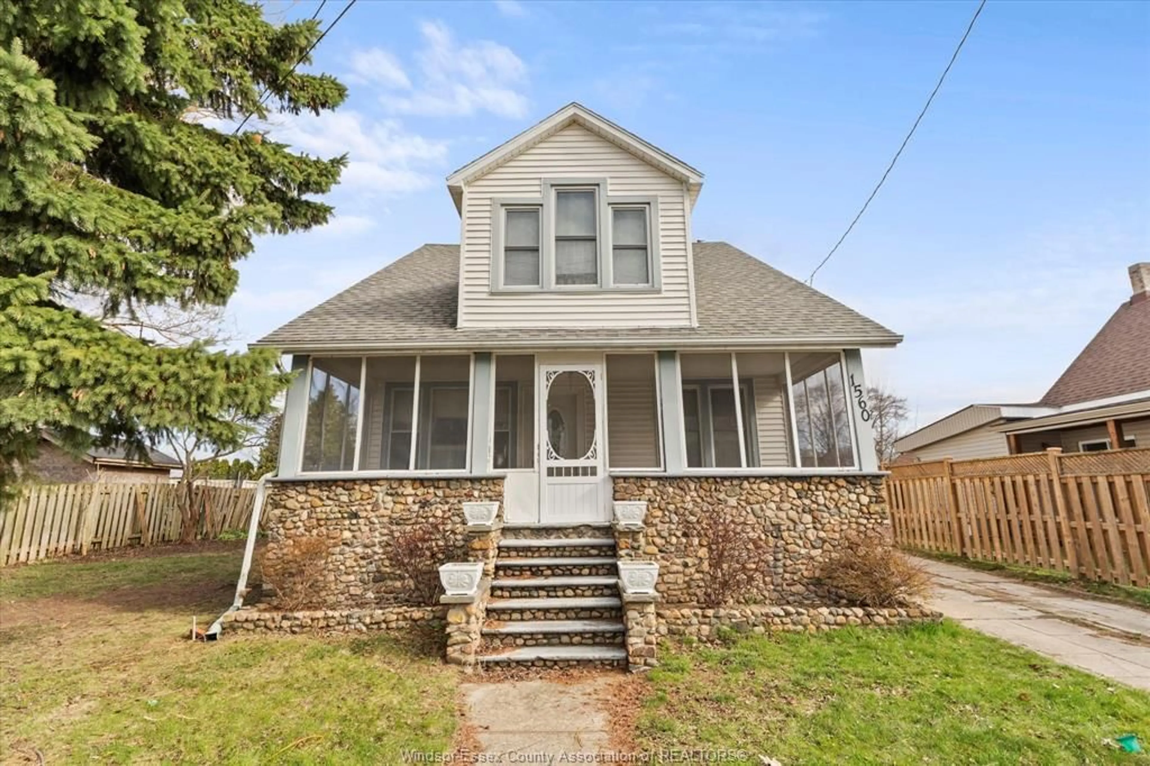 Home with brick exterior material, street for 1560 PRINCE St, Kingsville Ontario N0P 2G0
