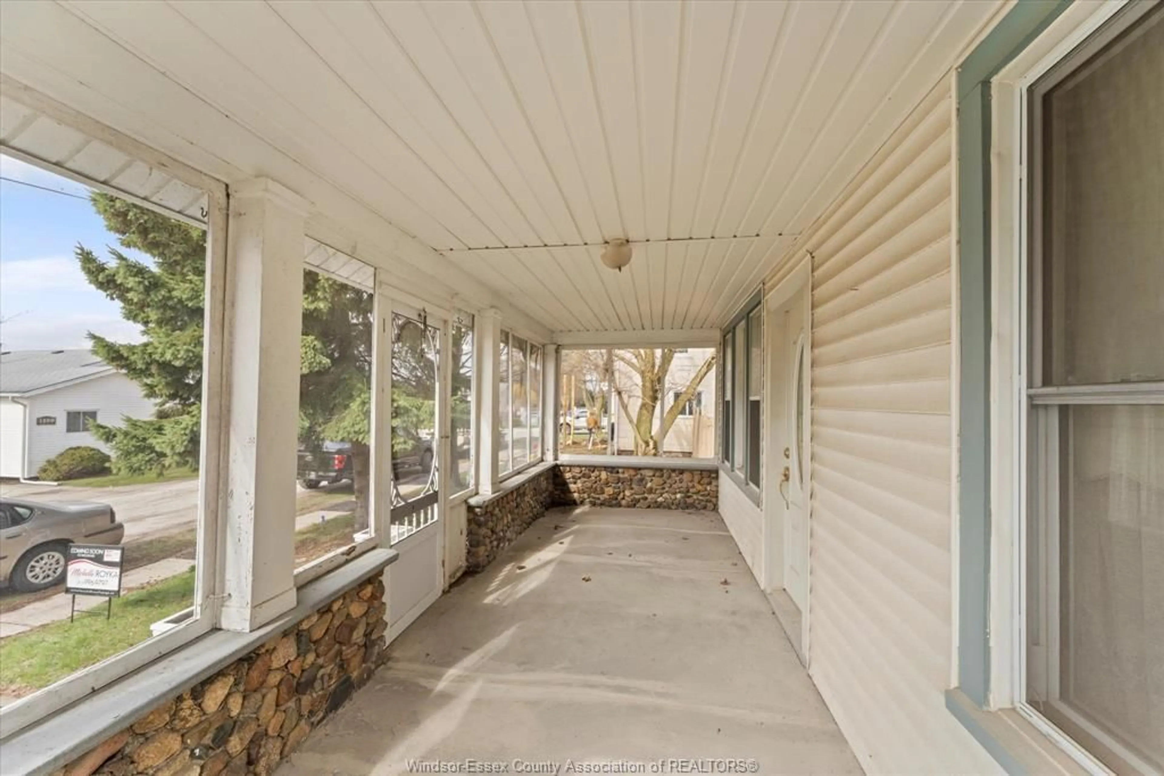 Patio, street for 1560 PRINCE St, Kingsville Ontario N0P 2G0