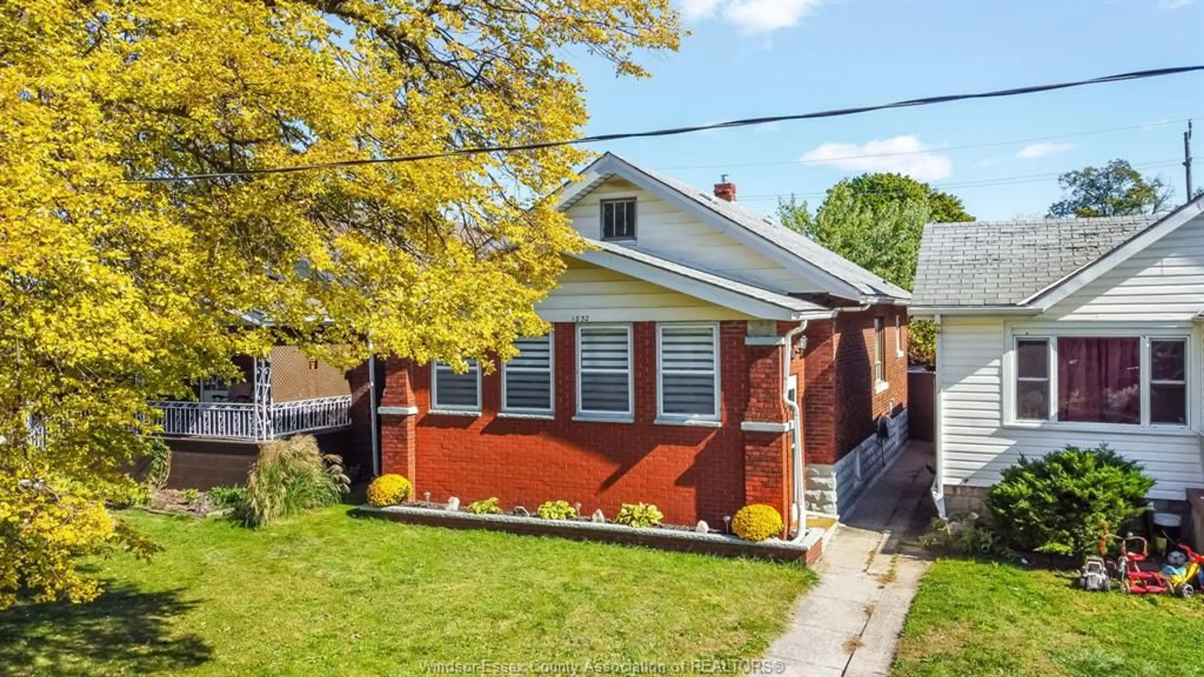 Home with brick exterior material, street for 1832 GLADSTONE, Windsor Ontario N8W 2N3