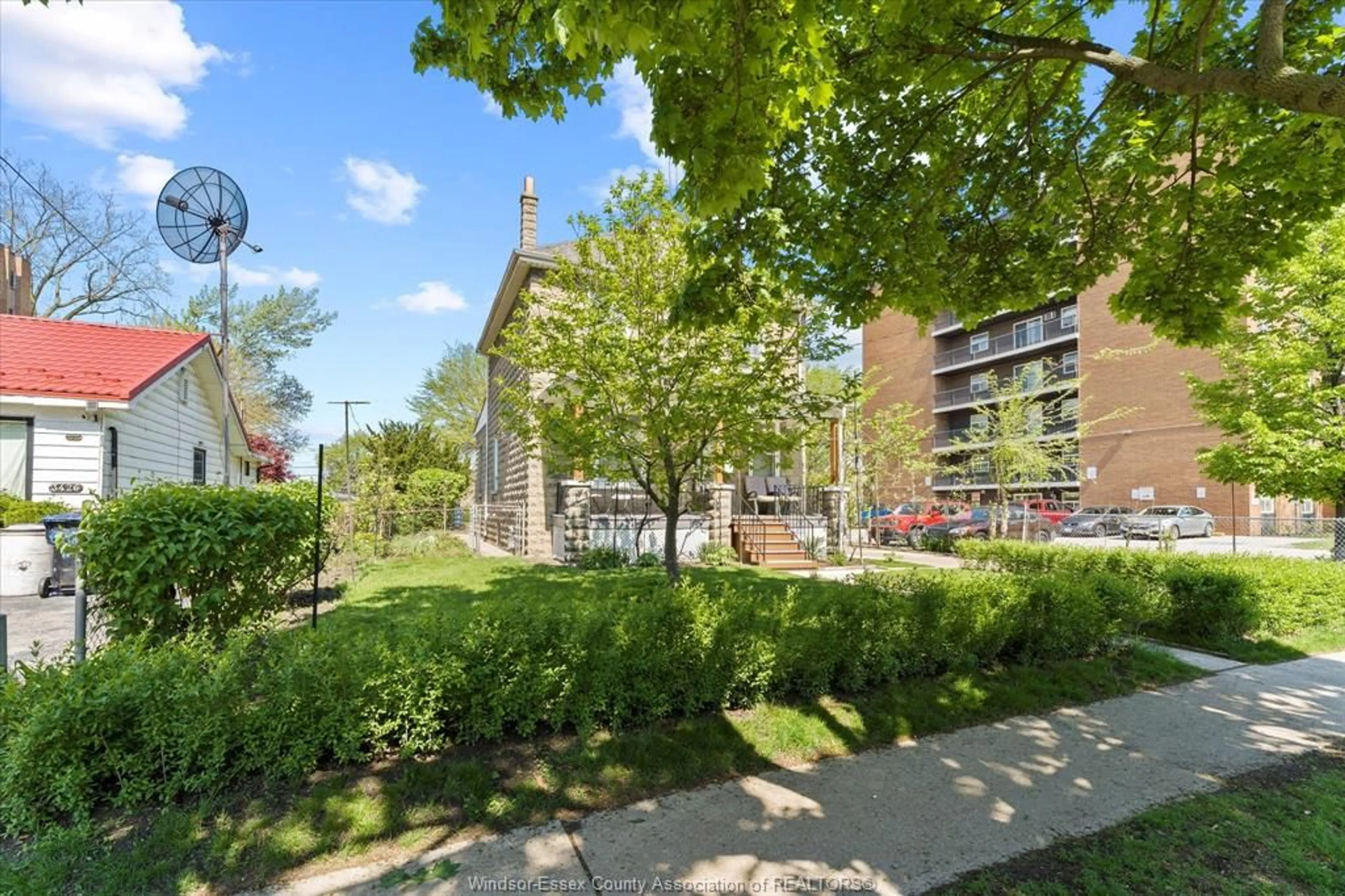 Patio, street for 3420 PETER, Windsor Ontario N9C 1J3