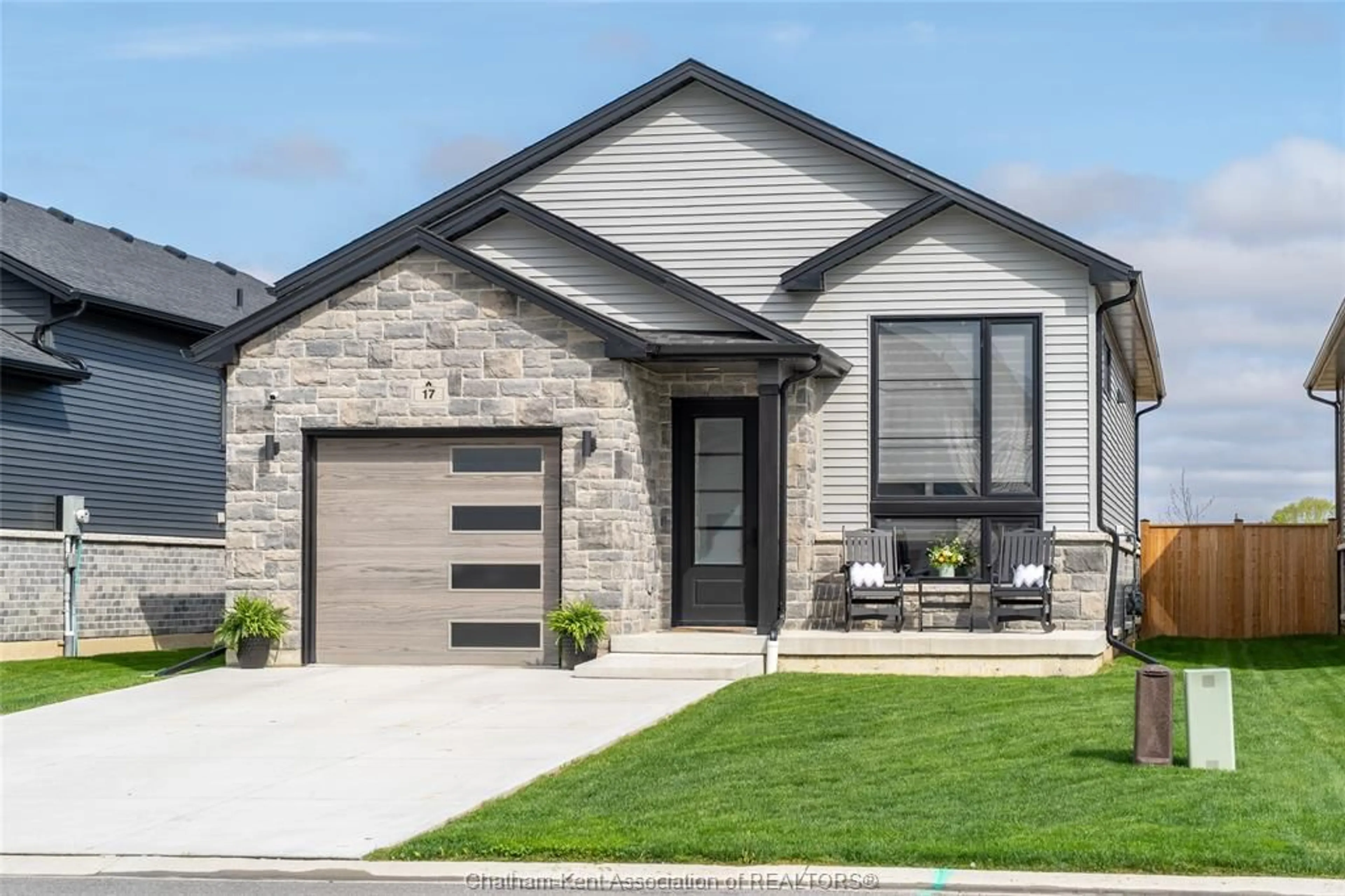 Home with brick exterior material, street for 17 Baffin Way, Chatham Ontario N7L 0C4