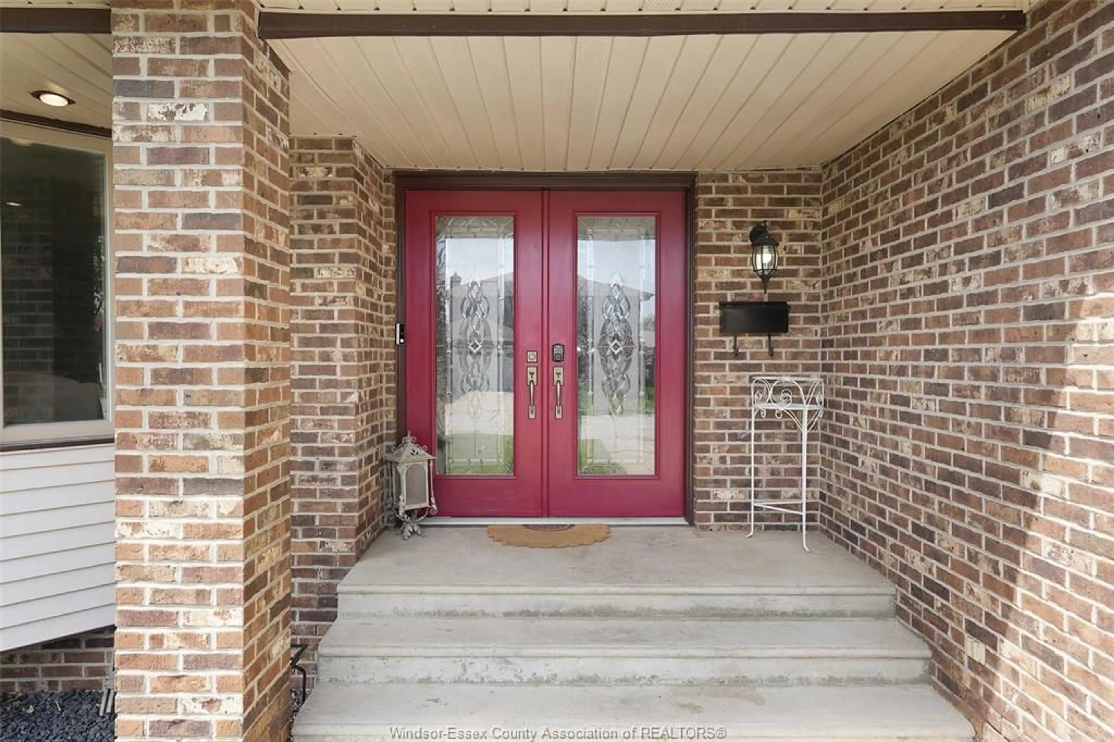 Indoor entryway for 9 EVANS Ave, Leamington Ontario N8H 4X2