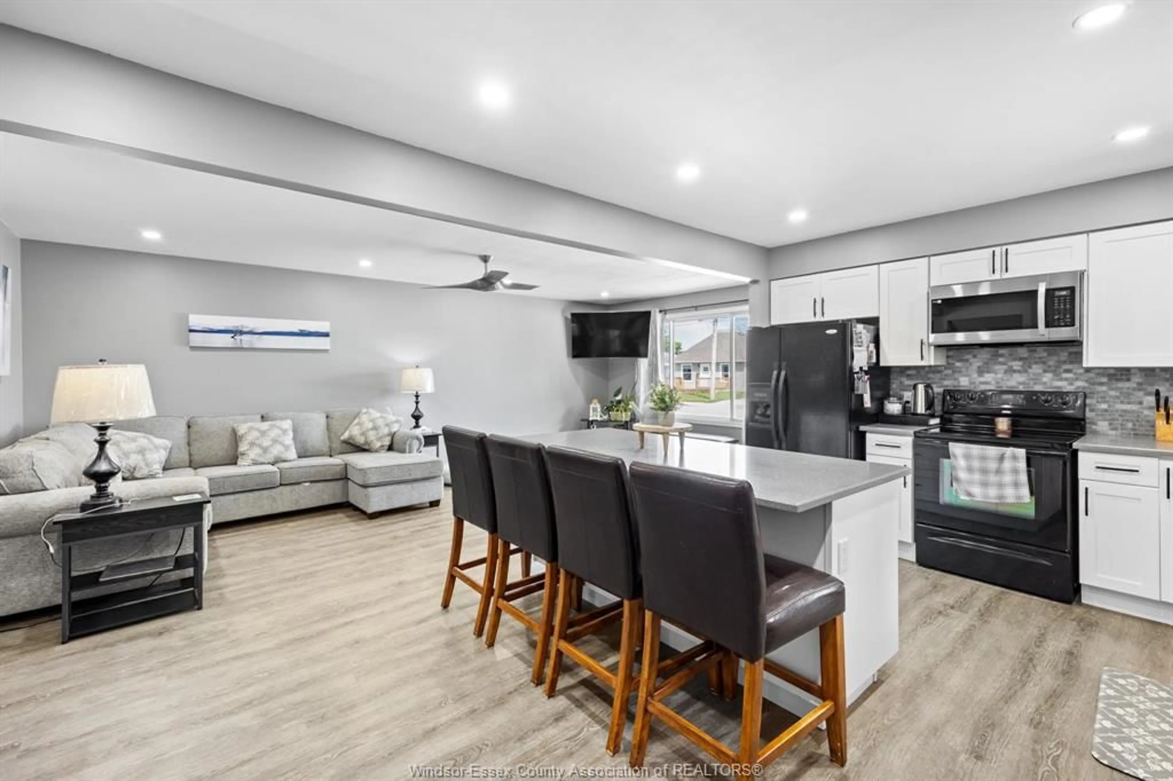 Open concept kitchen, unknown for 231 ST. ARNAUD, Amherstburg Ontario N9V 2P2