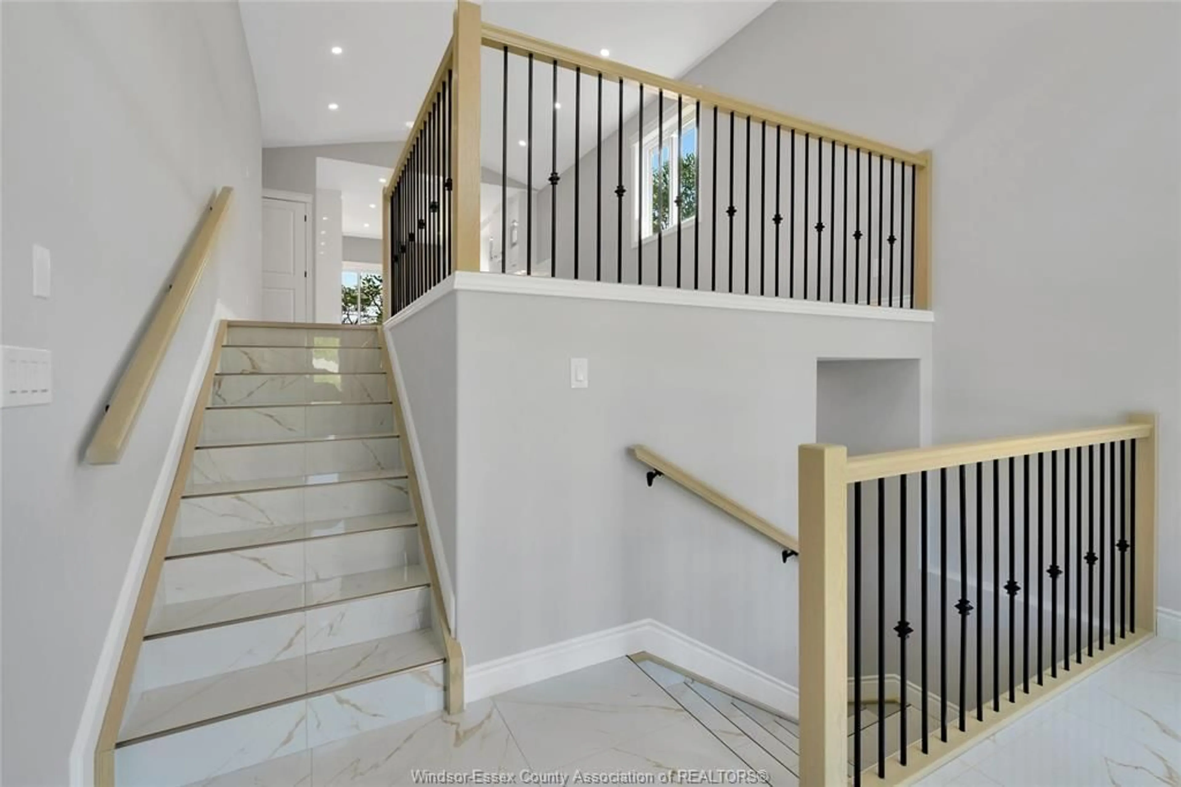 Stairs for 1228 TOURANGEAU, Windsor Ontario N8Y 0B2
