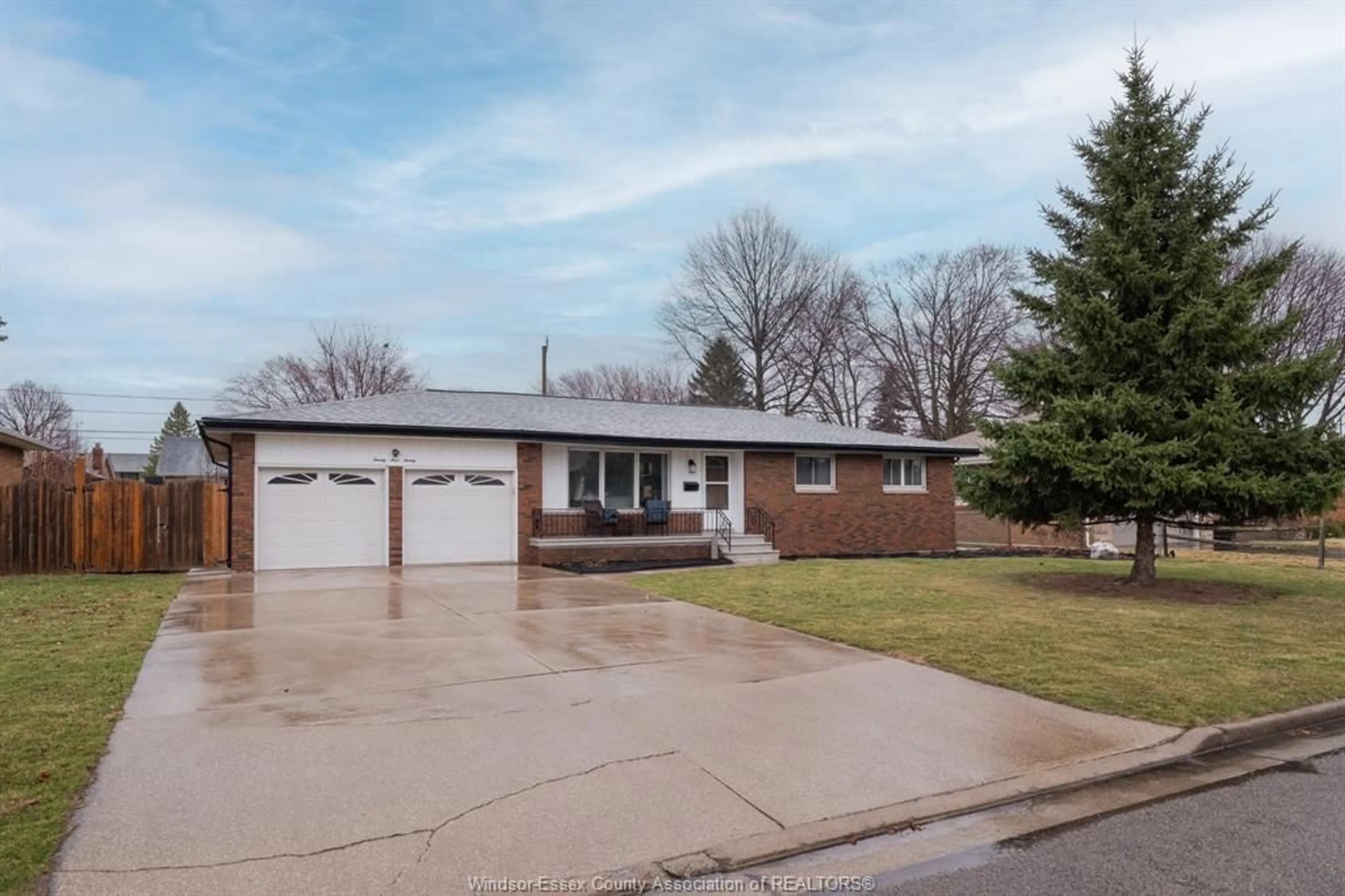 Home with brick exterior material, street for 2420 EVERTS, Windsor Ontario N9E 2T7