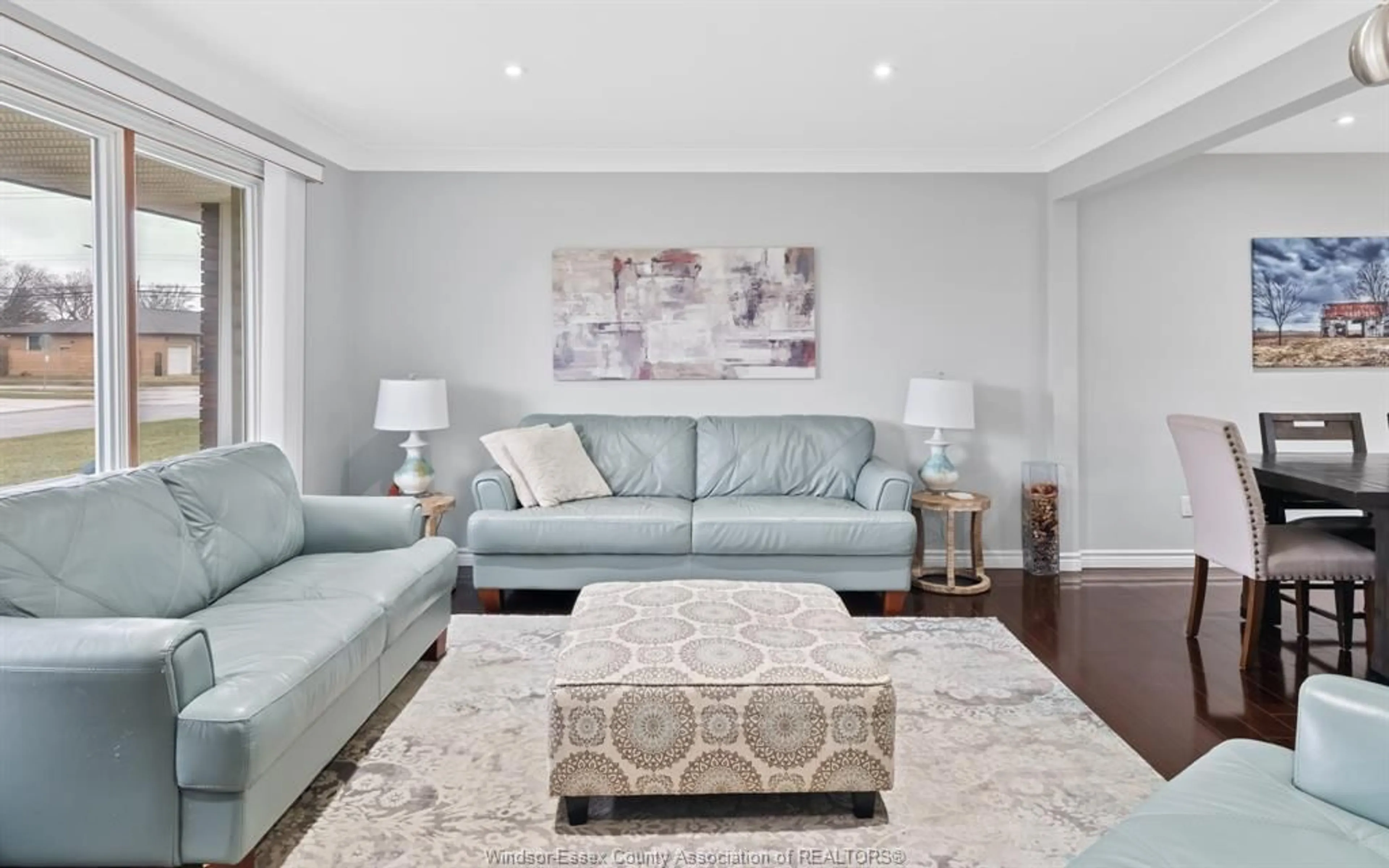 Living room with furniture, unknown for 2420 EVERTS, Windsor Ontario N9E 2T7