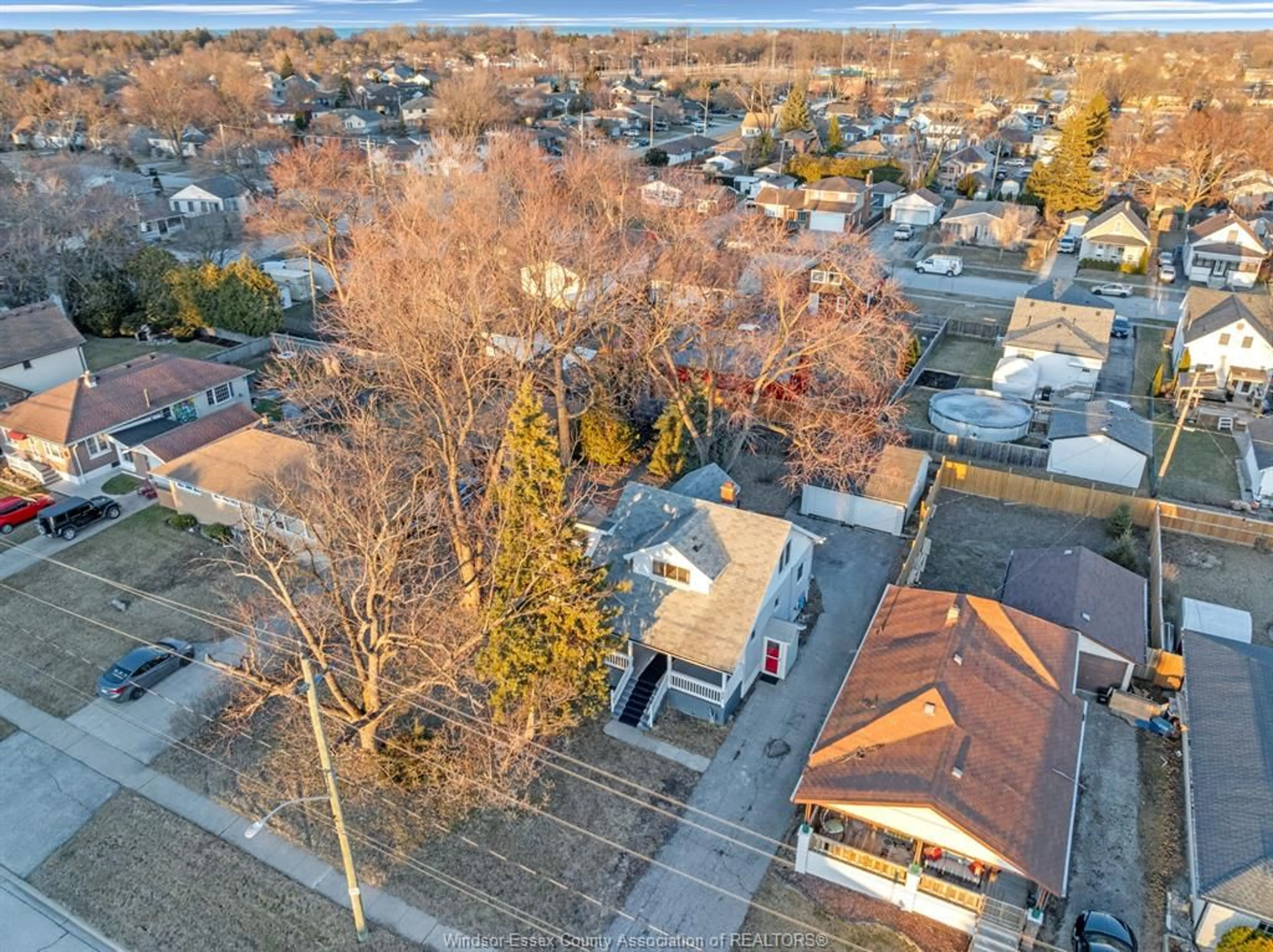 A pic from outside/outdoor area/front of a property/back of a property/a pic from drone, street for 630 LESPERANCE Rd, Tecumseh Ontario N8N 1W6