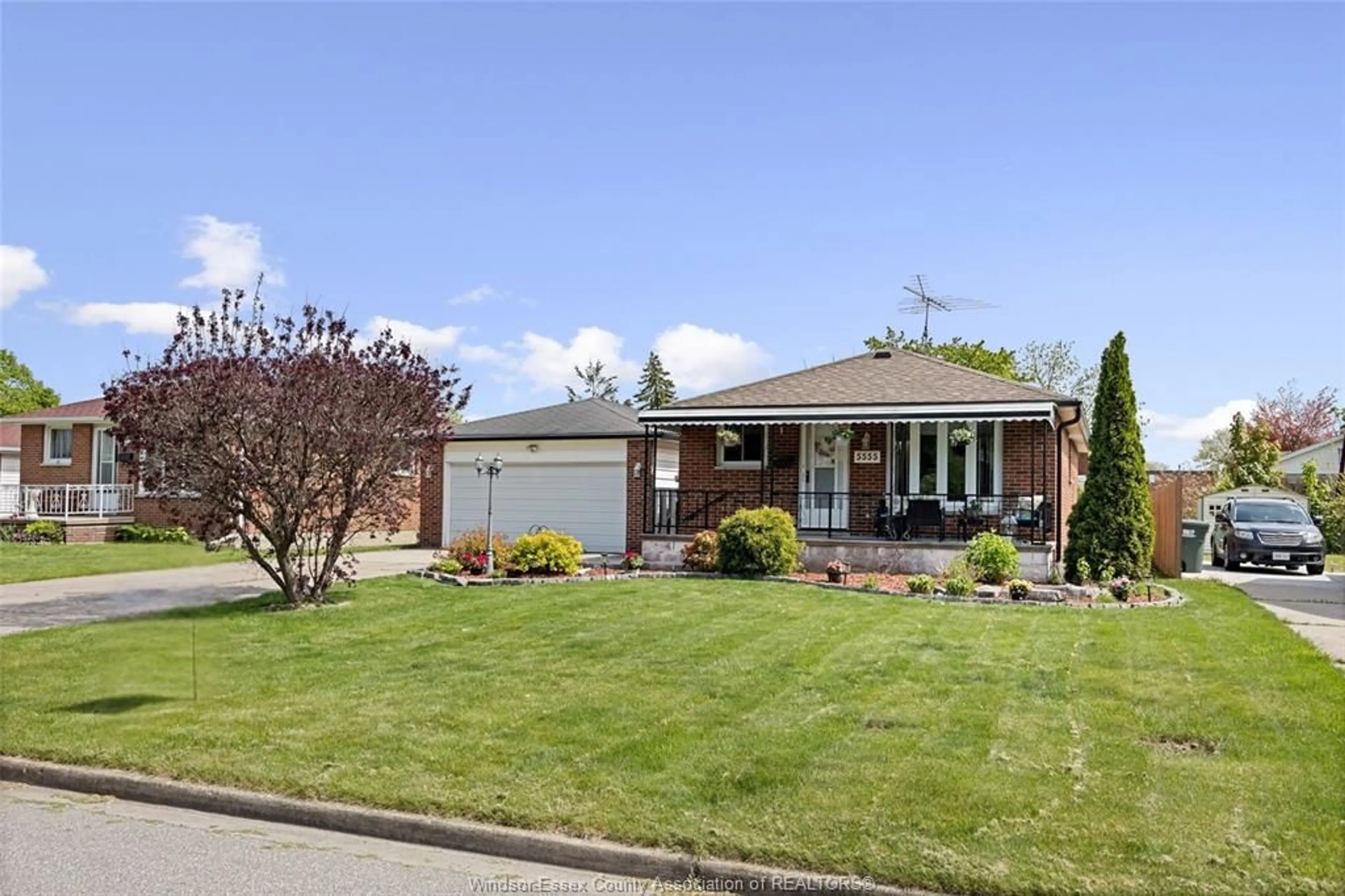 Home with brick exterior material, street for 555 BALDWIN, Windsor Ontario N8T 1L7