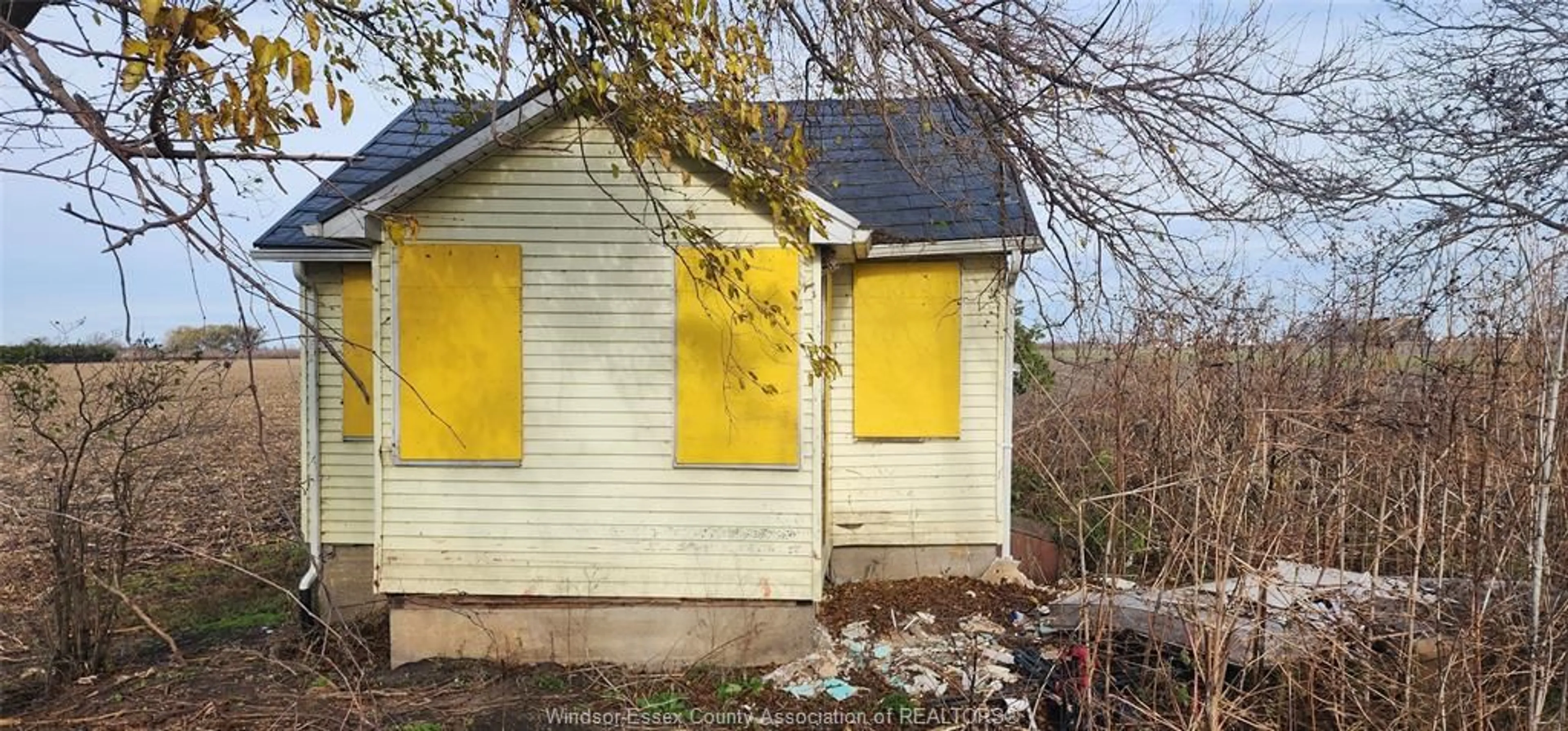 Shed for 1817 MERSEA RD E, Leamington Ontario N8H 3V4