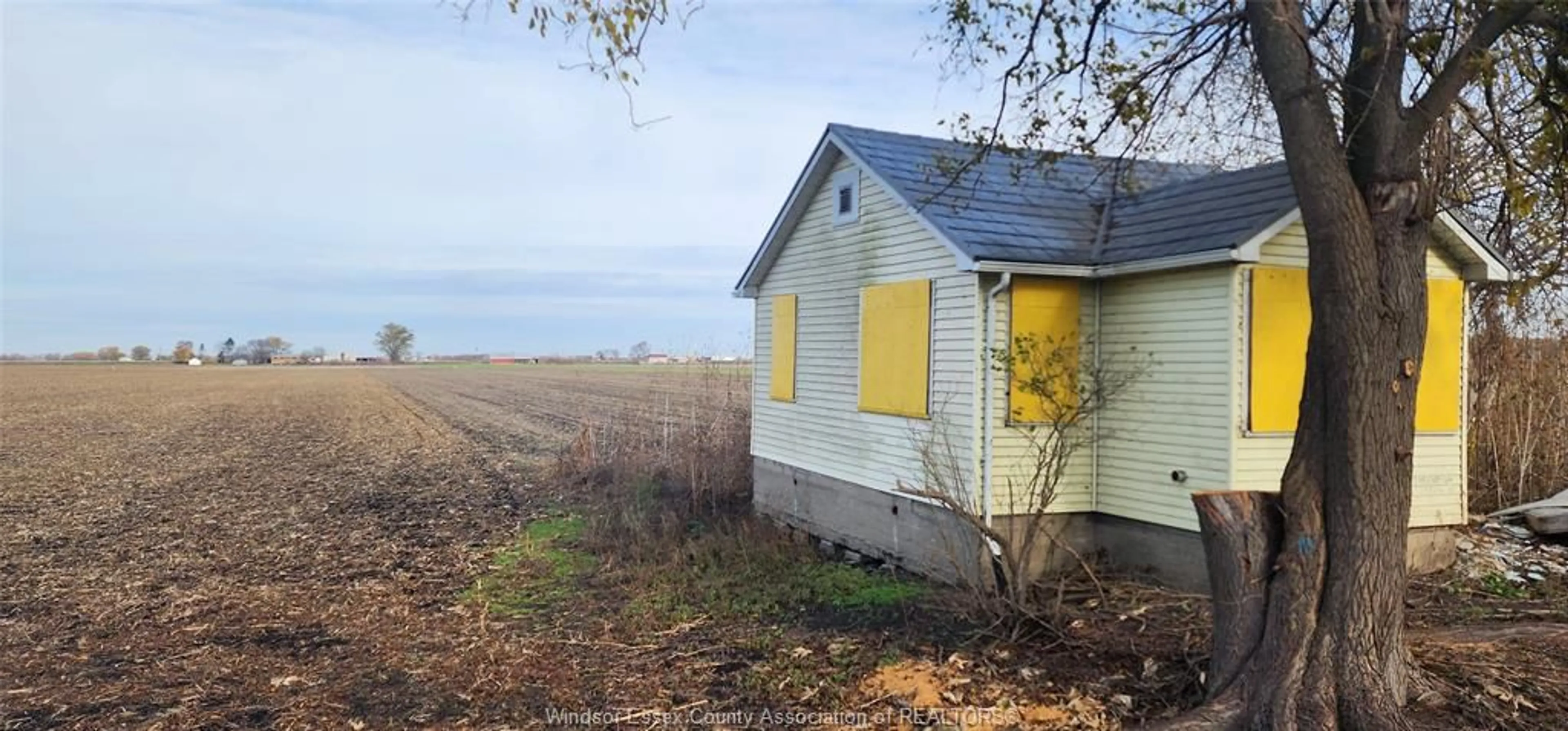 Shed for 1817 MERSEA RD E, Leamington Ontario N8H 3V4