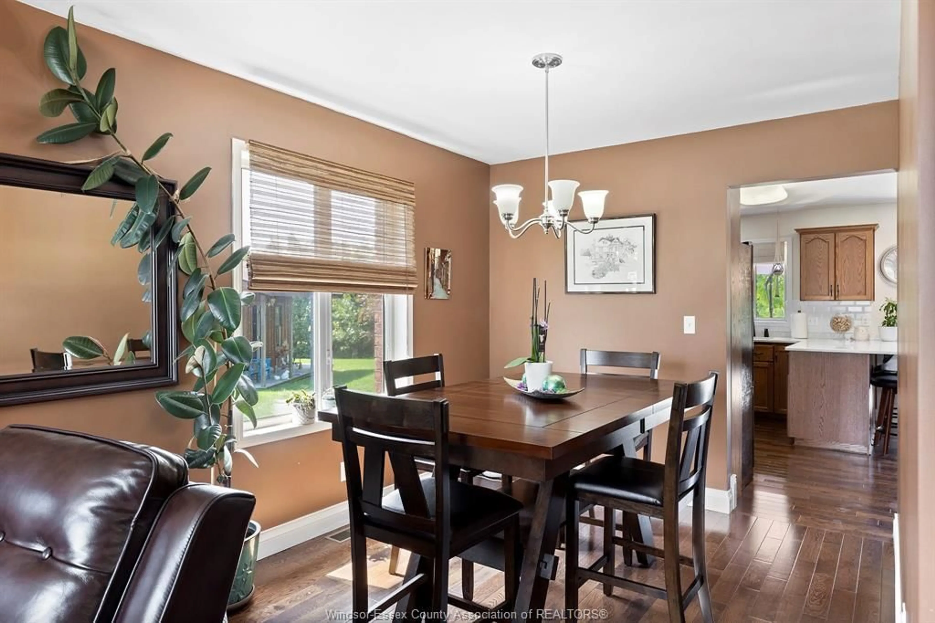 Dining room, wood/laminate floor for 113 BEACH Crt, Stoney Point Ontario N0R 1N0