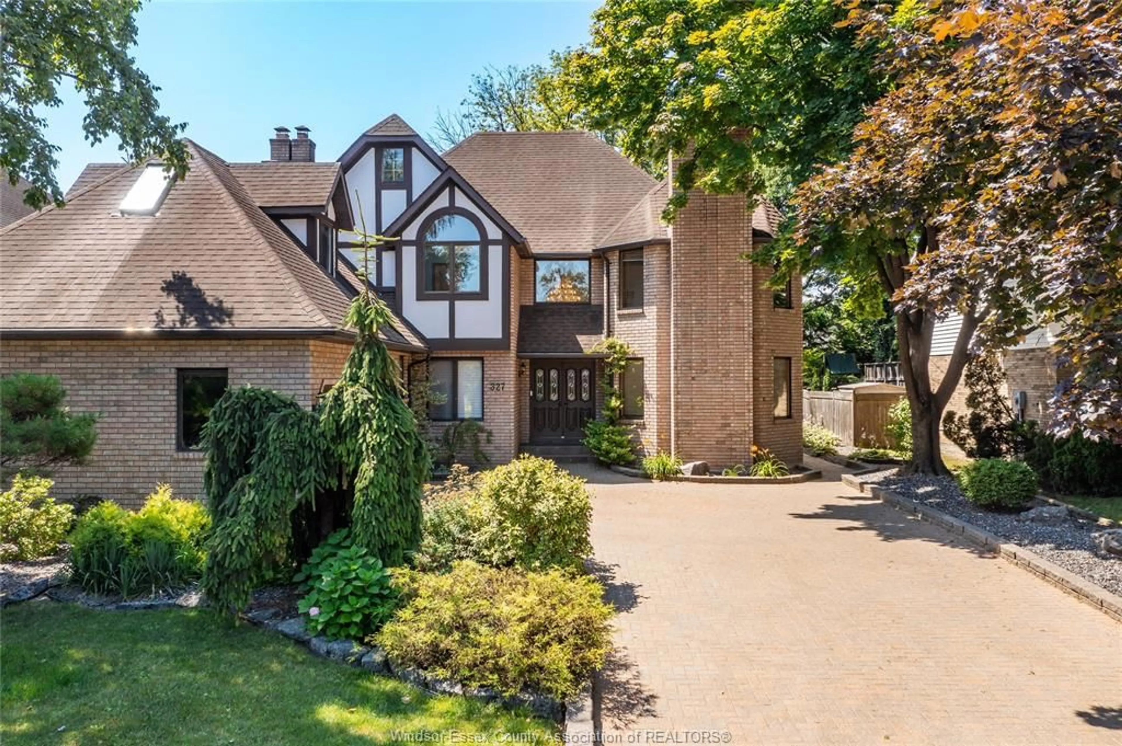 Home with brick exterior material, street for 327 MAJESTIC Dr, Lakeshore Ontario N8N 4L4