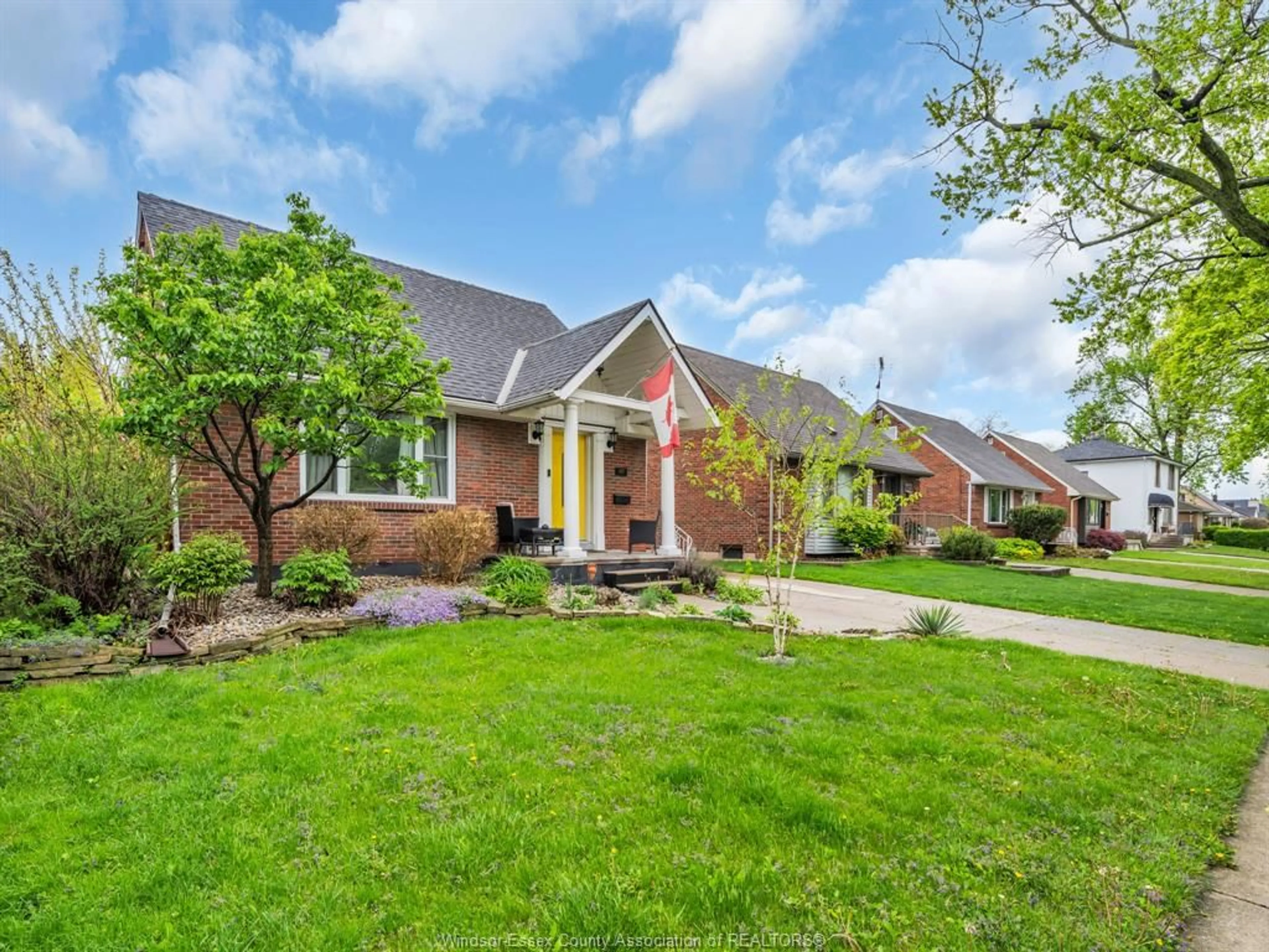 Home with brick exterior material, street for 1087 GLIDDEN, Windsor Ontario N8S 2N9