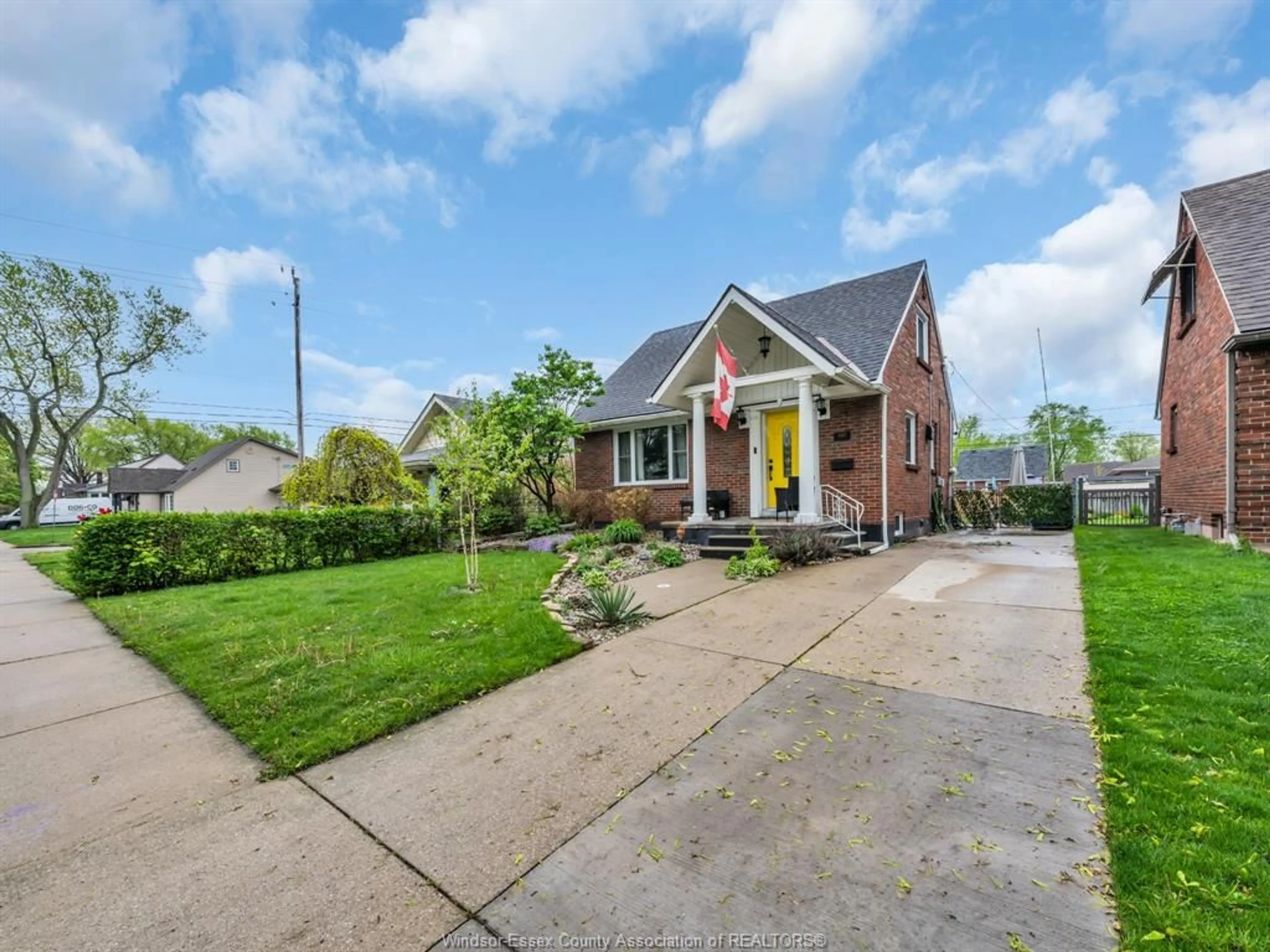 Home with brick exterior material, street for 1087 GLIDDEN, Windsor Ontario N8S 2N9