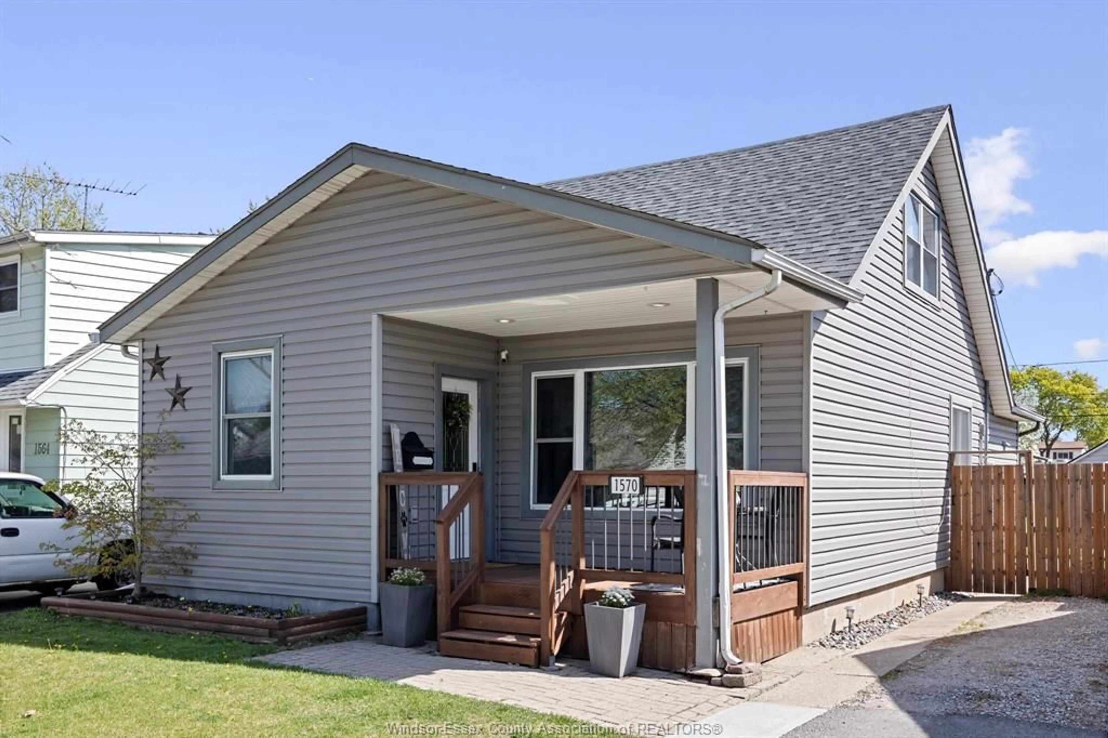 Home with vinyl exterior material, street for 1570 AUBIN Rd, Windsor Ontario N8Y 4G2