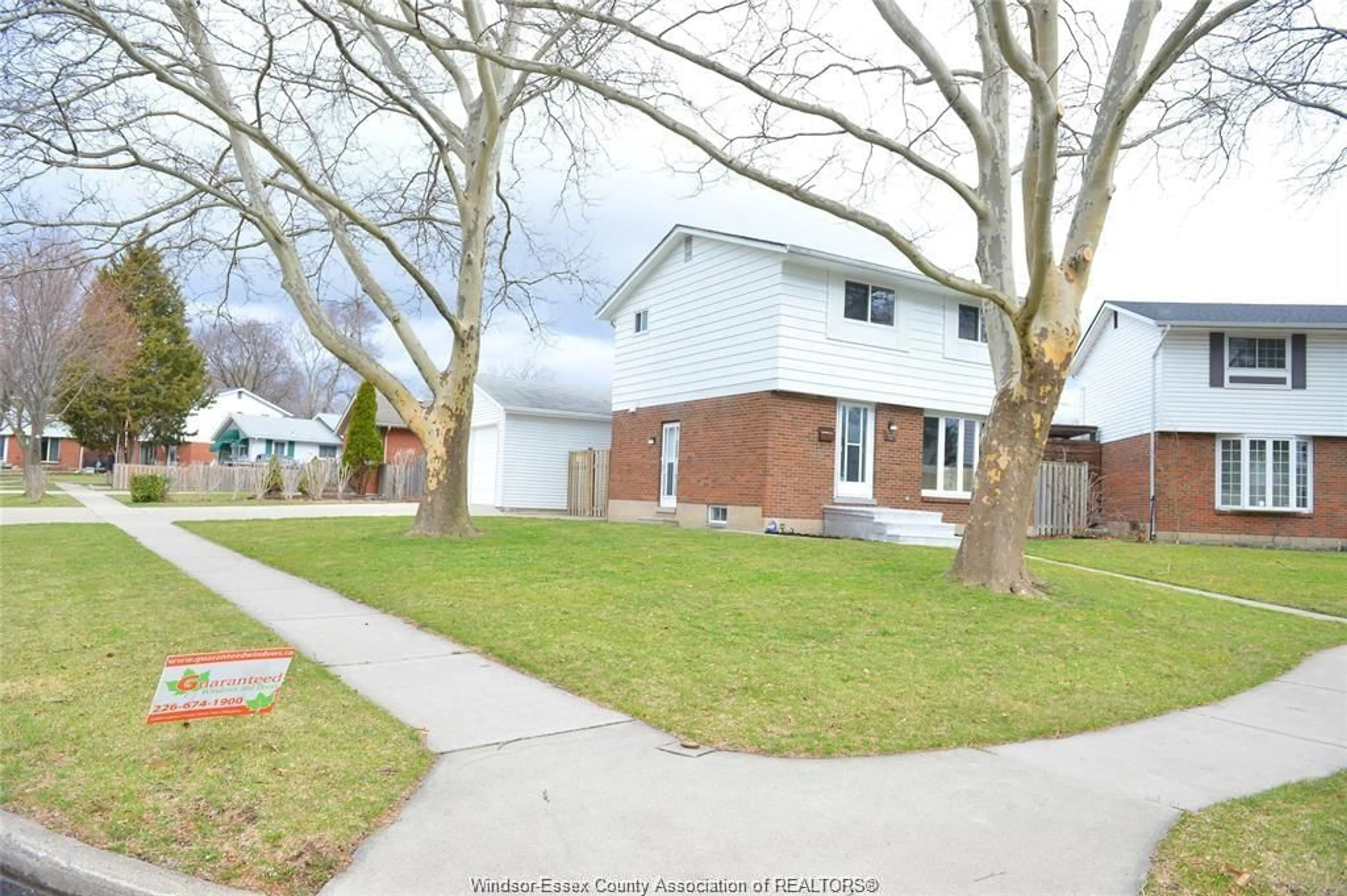 Unknown for 3540 WOLFE Crt, Windsor Ontario N9C 1X2
