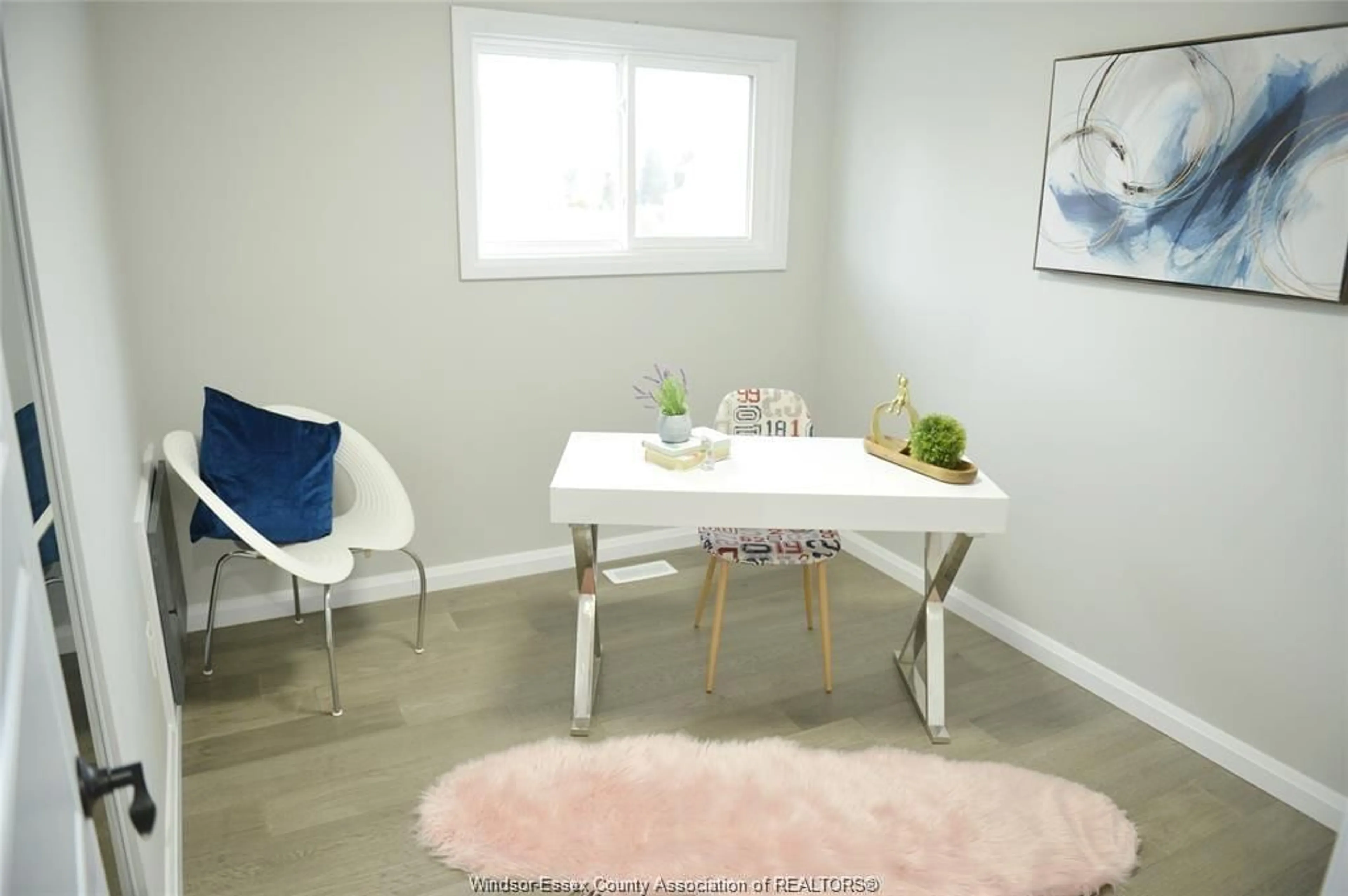 A pic of a room for 3540 WOLFE Crt, Windsor Ontario N9C 1X2
