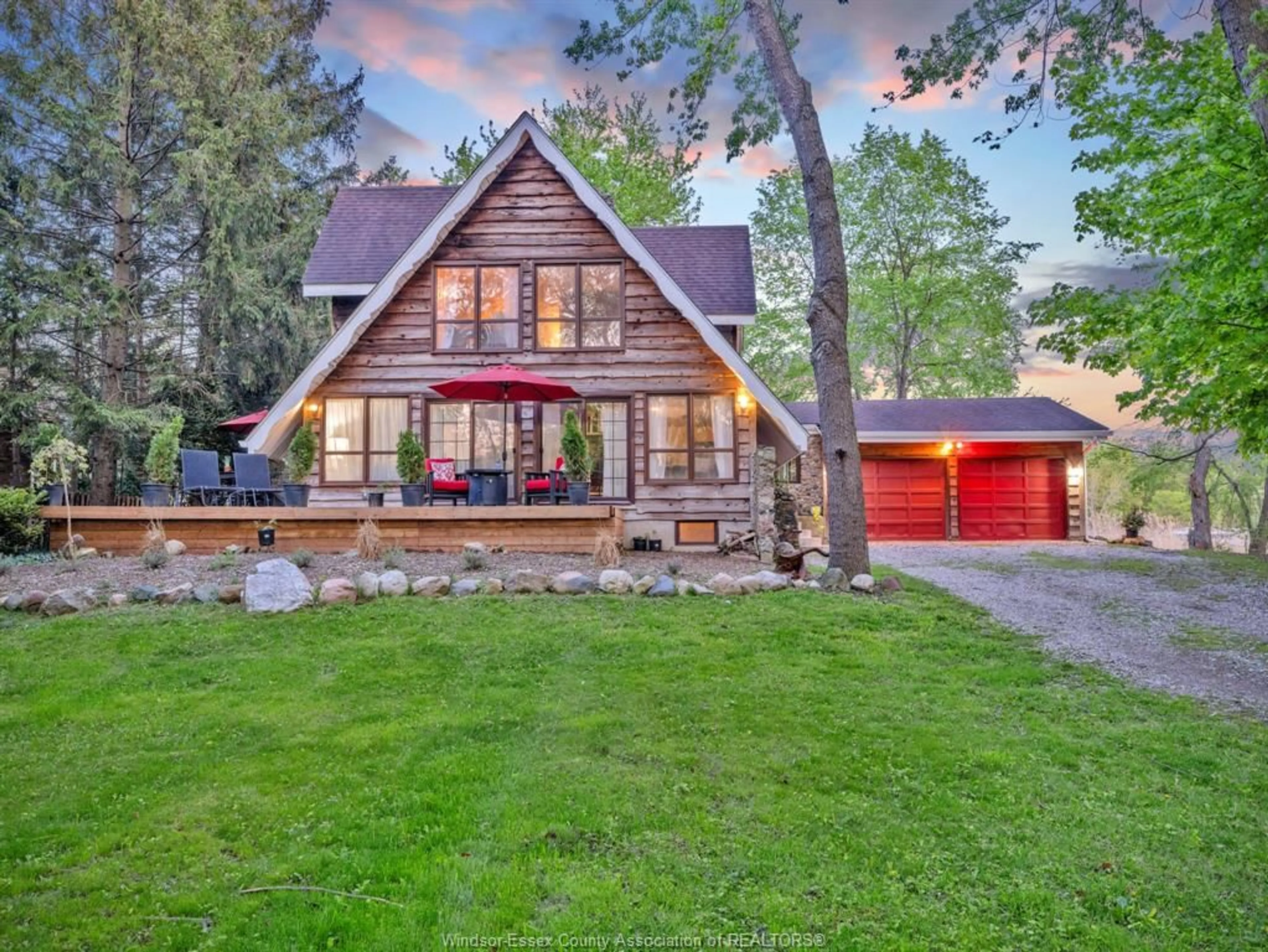 Home with brick exterior material, unknown for 8560 SNAKE LANE, LaSalle Ontario N9H 0L3