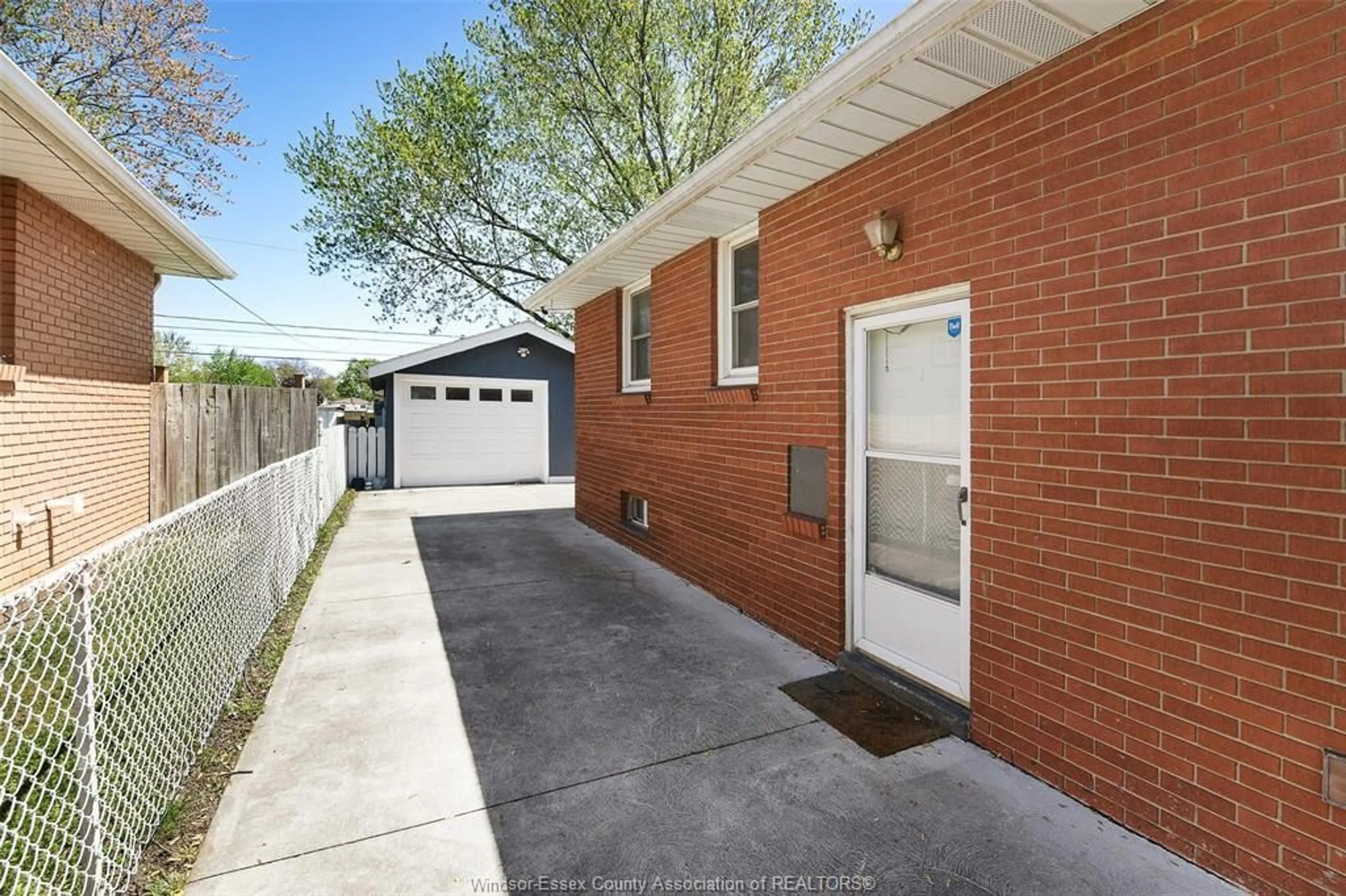 Home with brick exterior material, street for 1078 FORD, Windsor Ontario N8S 2G1