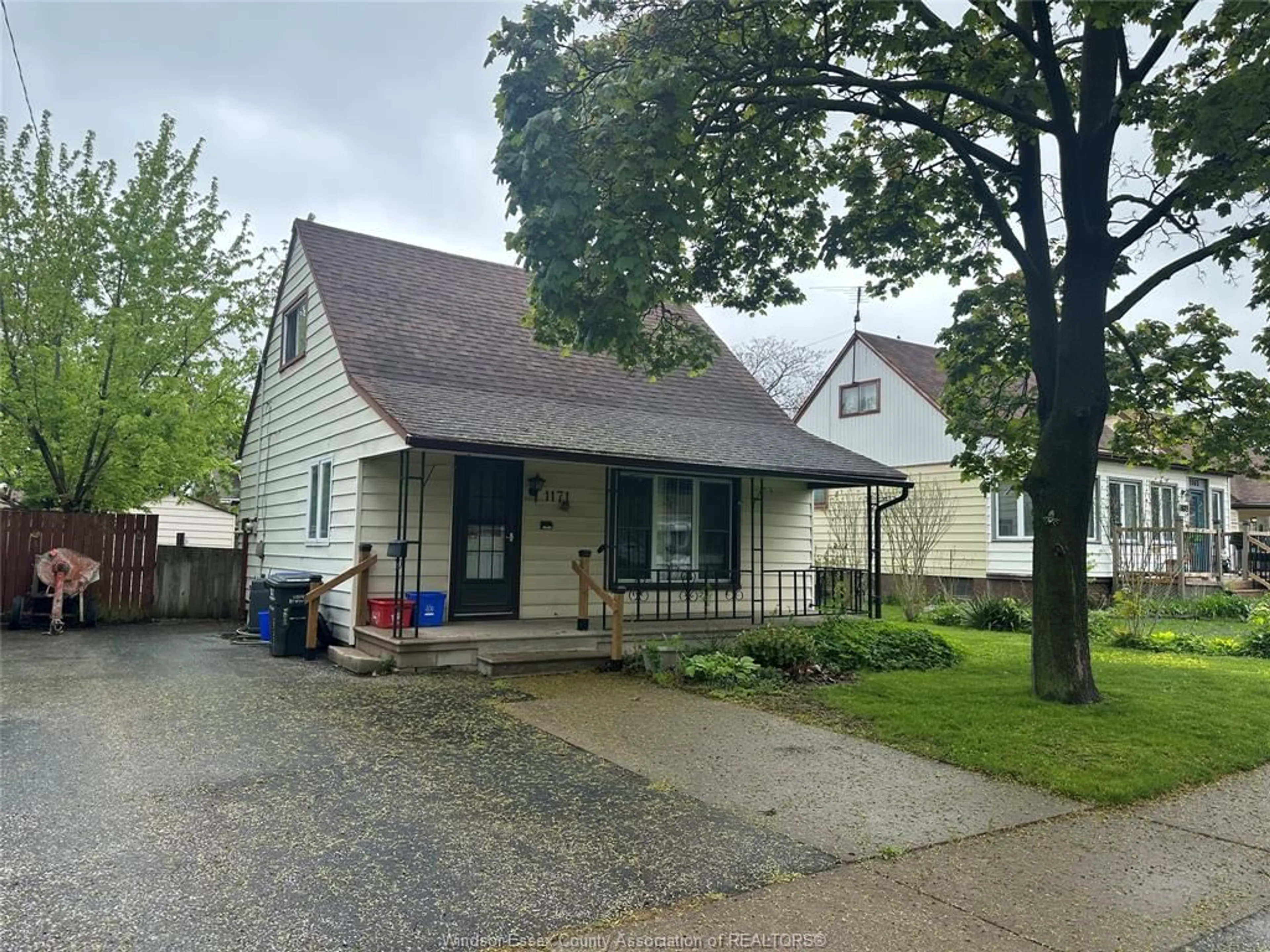 Unknown for 1171 OAK St, Windsor Ontario N9A 5G7