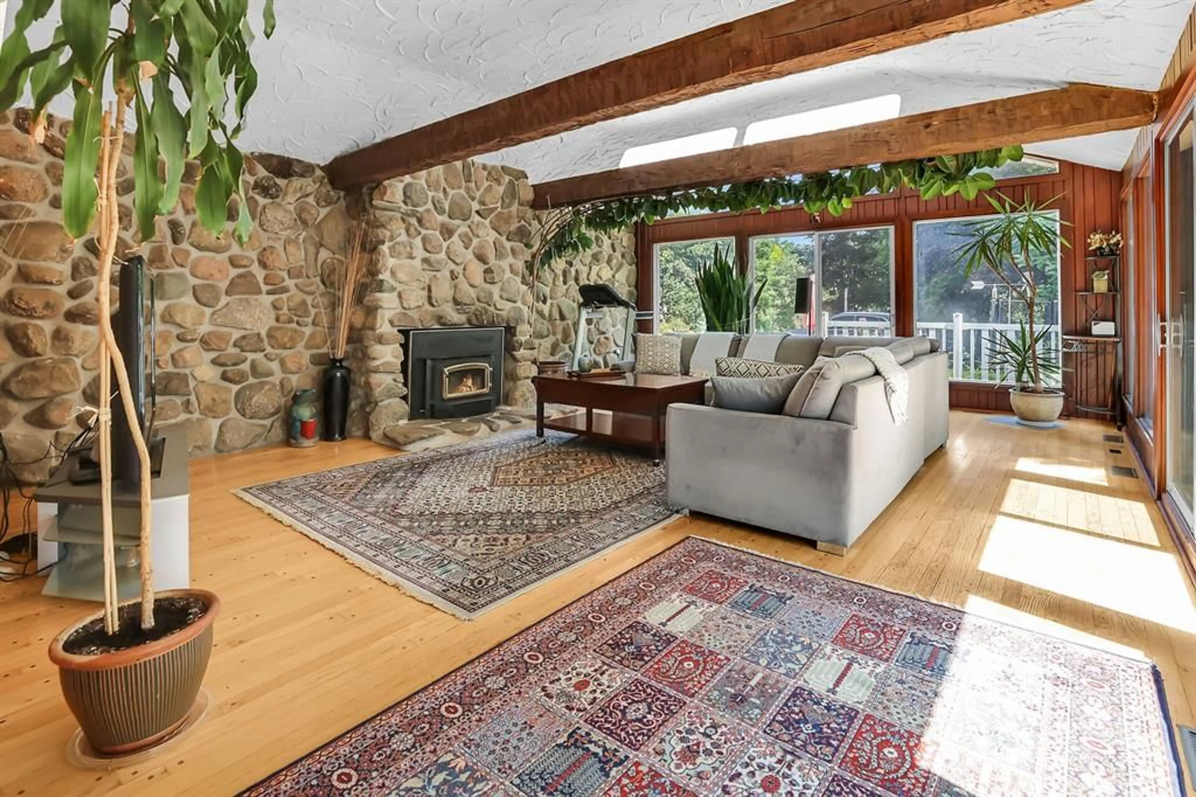 Living room with furniture, unknown for 16030 Humber Station Rd, Not Available Ontario L7E 0Y9