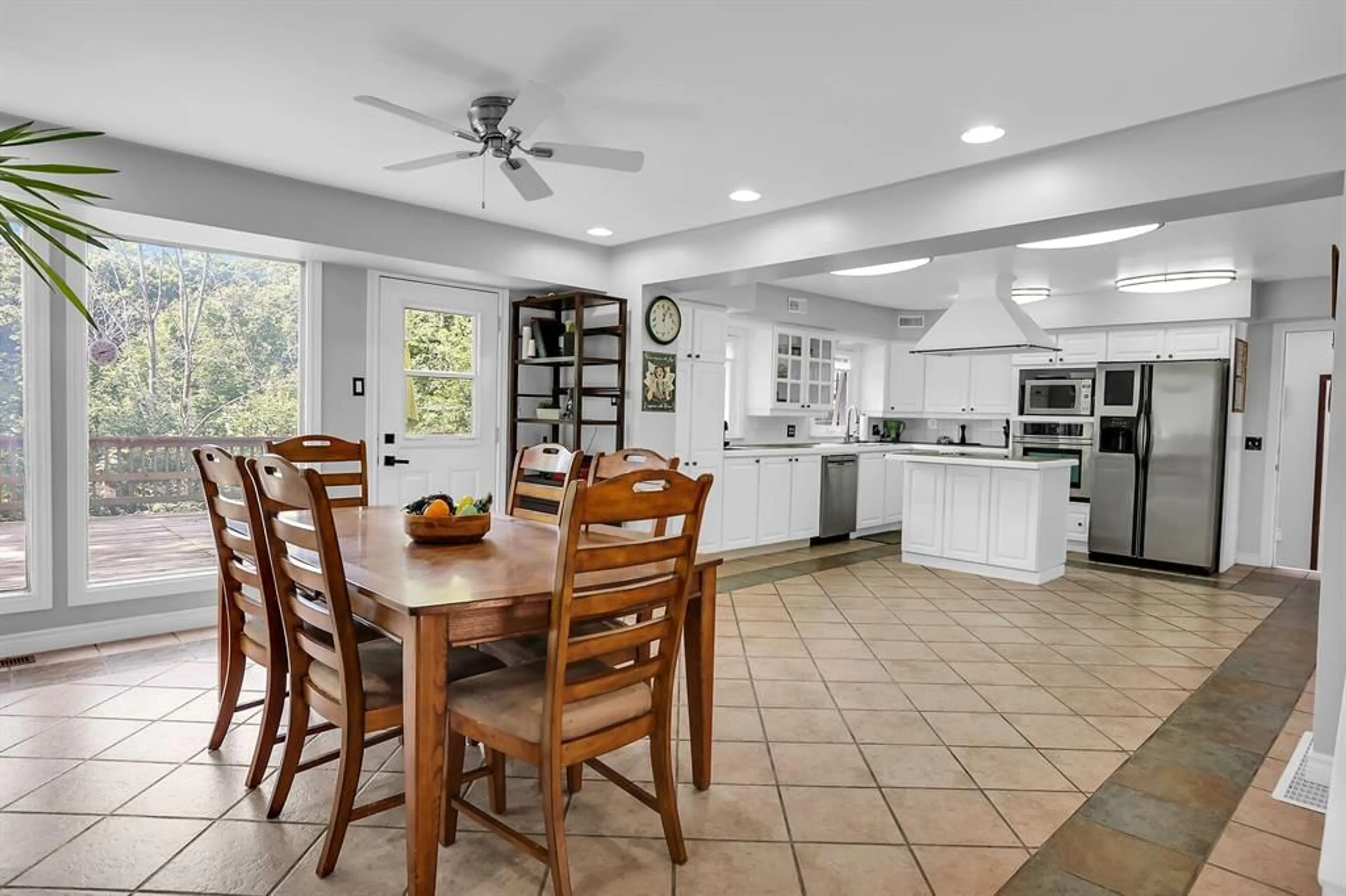 Open concept kitchen, ceramic/tile floor for 16030 Humber Station Rd, Not Available Ontario L7E 0Y9