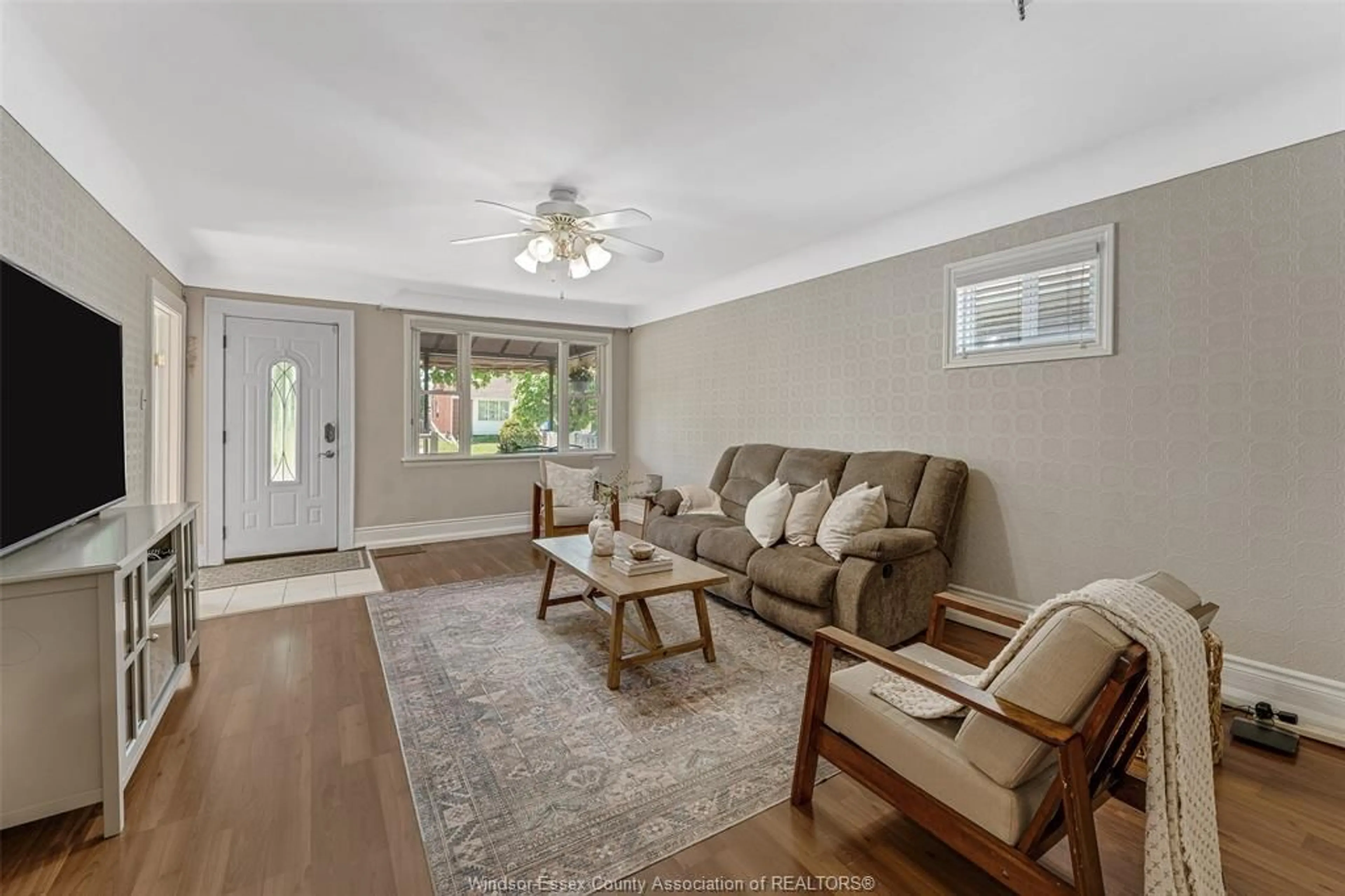 Living room with furniture, unknown for 948 Jefferson, Windsor Ontario N8S 2R1