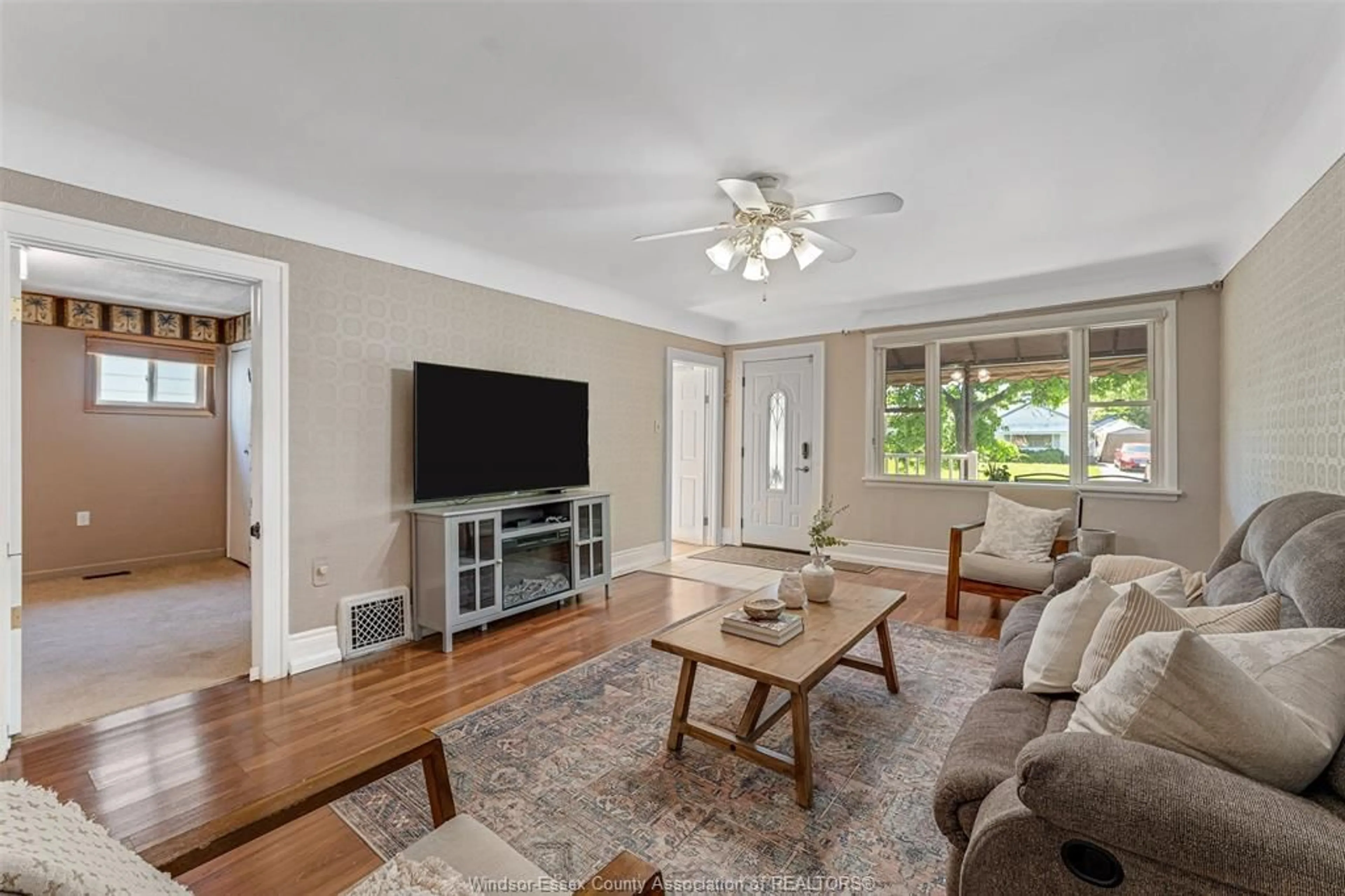 Living room with furniture, unknown for 948 Jefferson, Windsor Ontario N8S 2R1