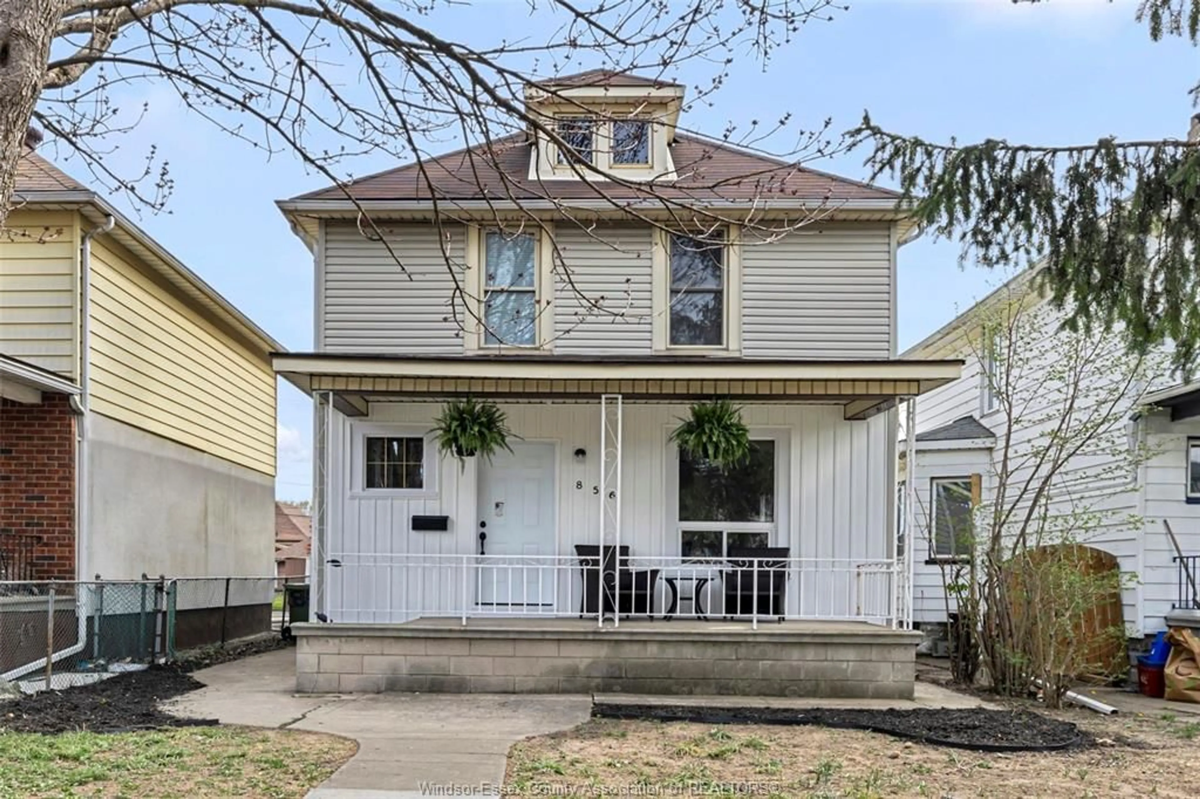 Home with vinyl exterior material, street for 856 MARION, Windsor Ontario N9A 2H9