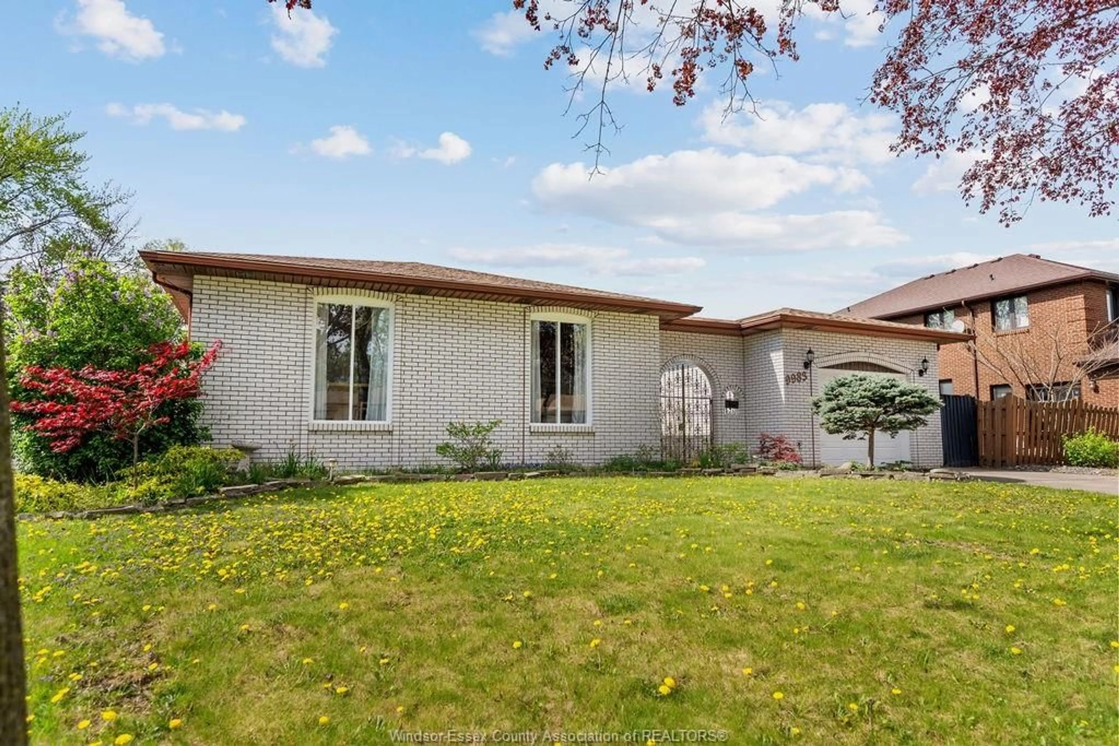 Unknown for 9983 KENWOOD Cres, Windsor Ontario N8R 1H4