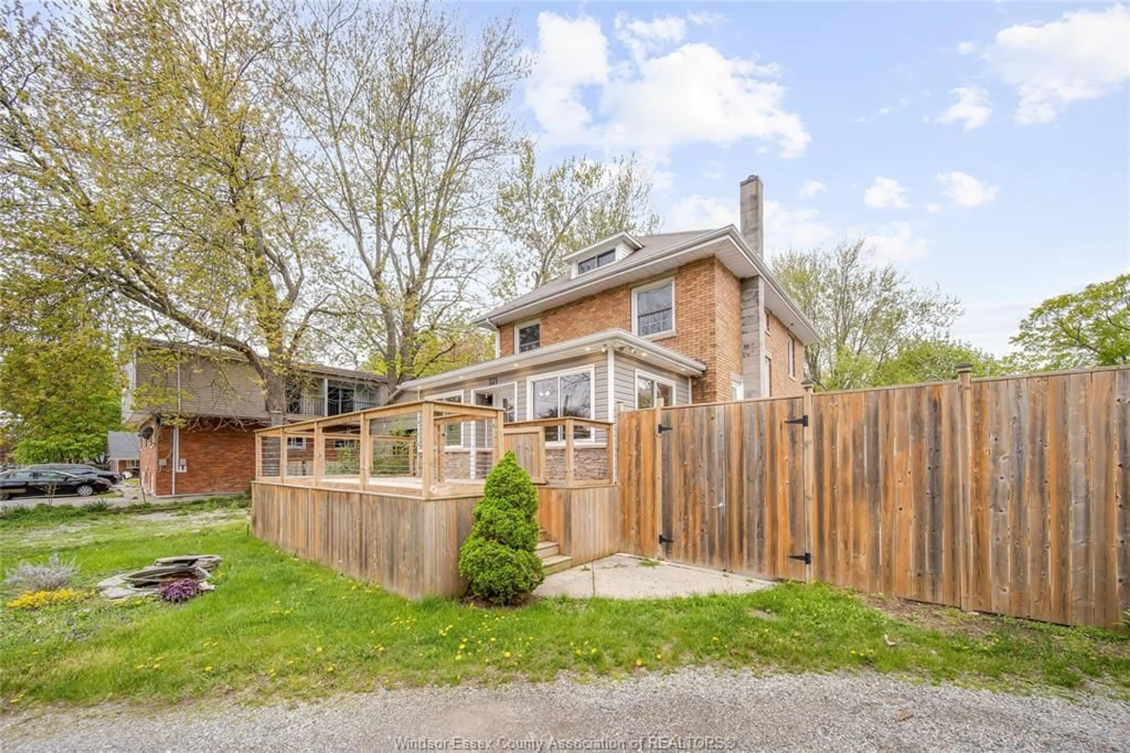 Unknown for 221 JOHN St, Blenheim Ontario N0P 1A0
