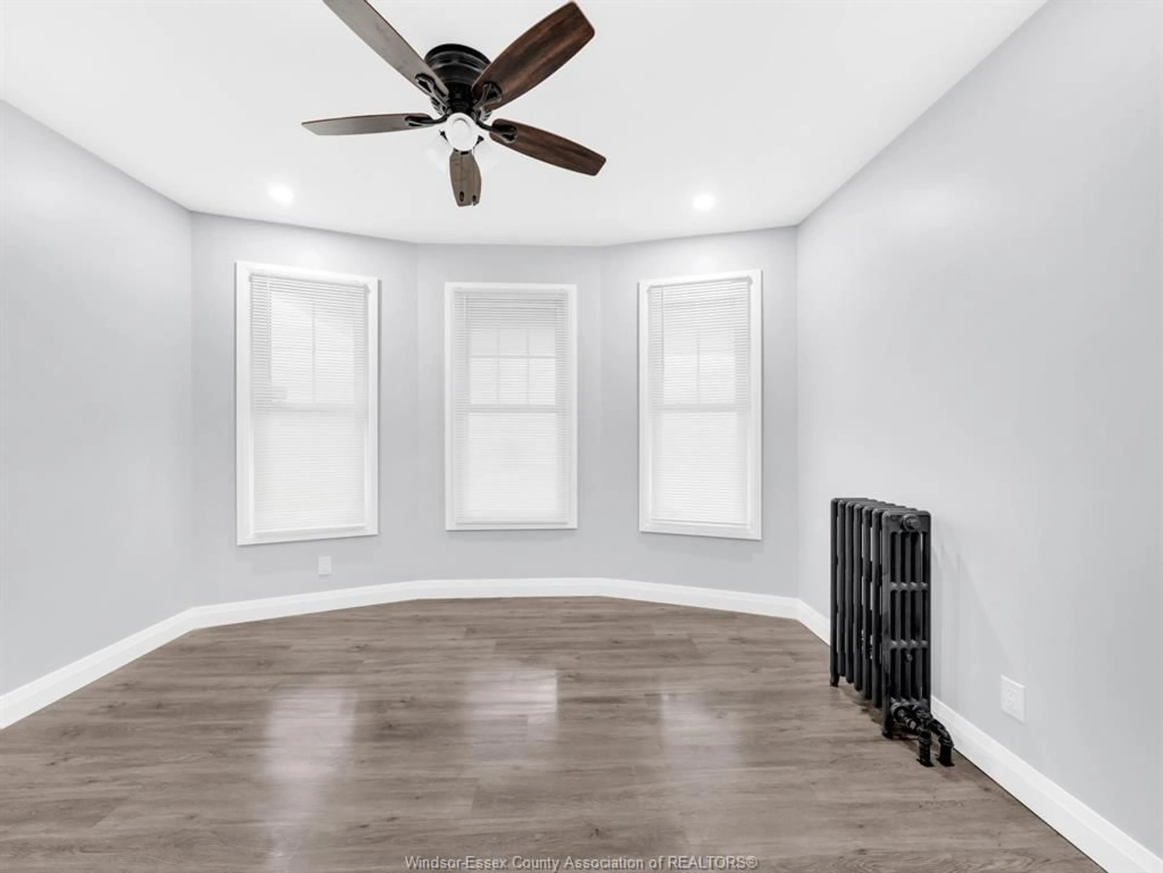 A pic of a room for 404 CRAWFORD Ave, Windsor Ontario N9A 5C4