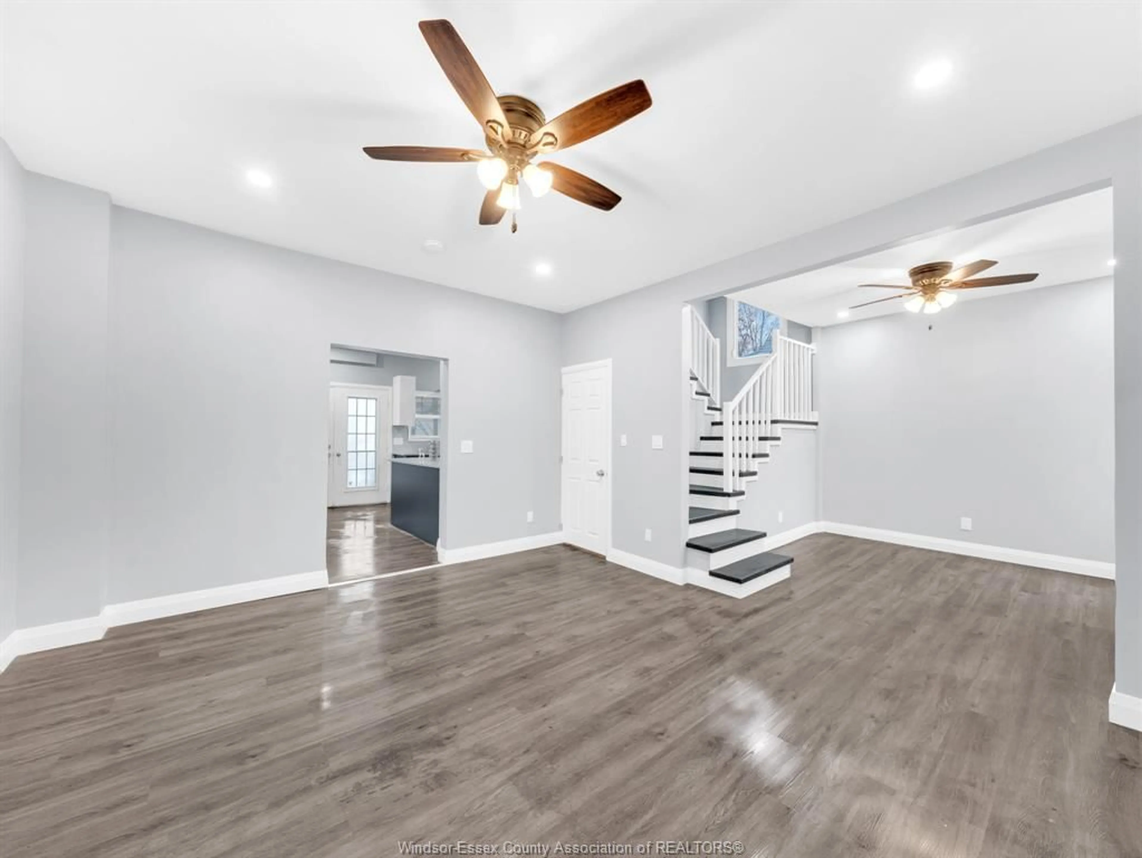 Unknown for 404 CRAWFORD Ave, Windsor Ontario N9A 5C4