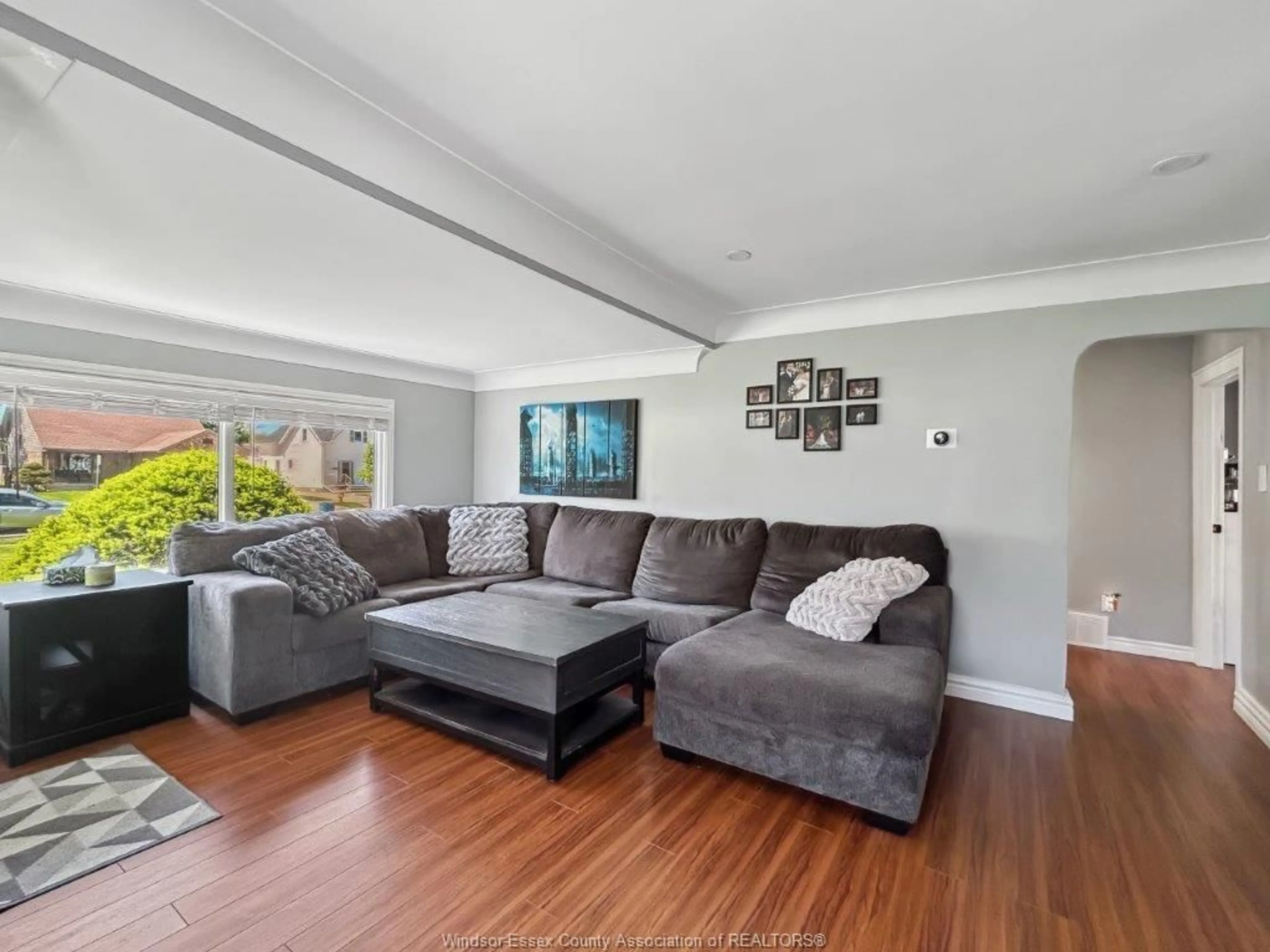 Living room with furniture, unknown for 650 ST. PIERRE St, Tecumseh Ontario N8N 1Z4