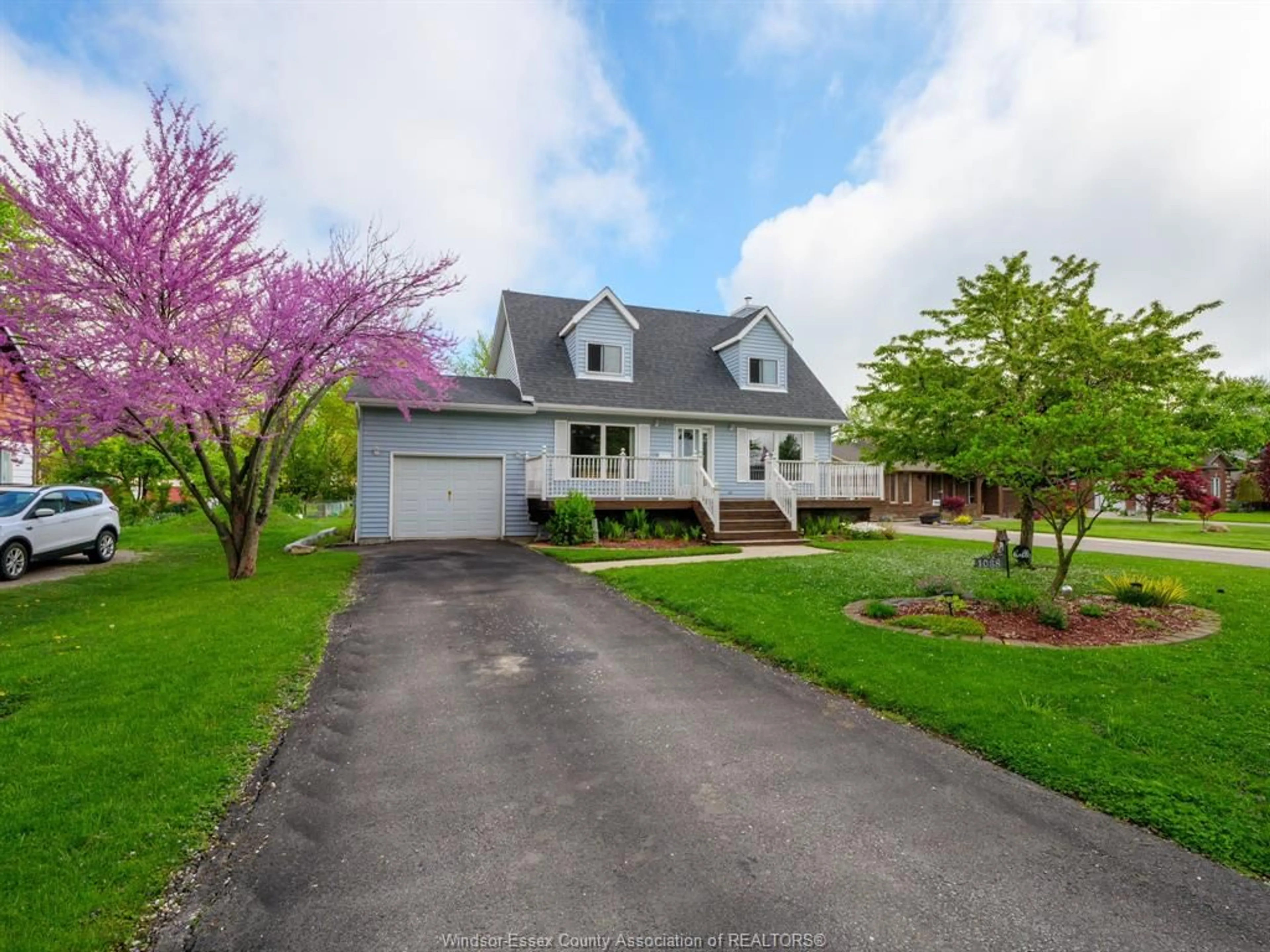 Home with vinyl exterior material, street for 1038 MAJOR, Lakeshore Ontario N8L 0Z1