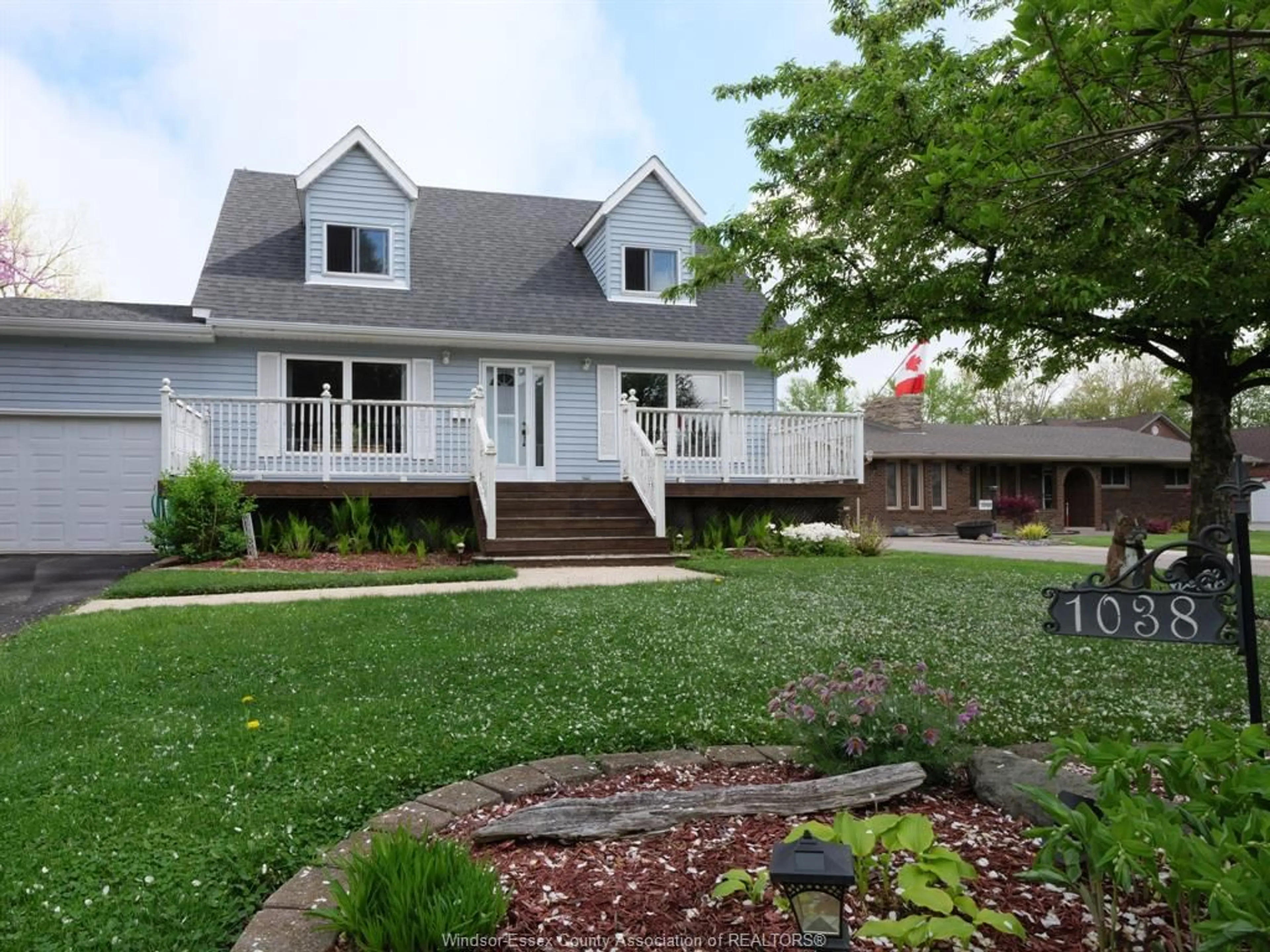 Home with vinyl exterior material, street for 1038 MAJOR, Lakeshore Ontario N8L 0Z1