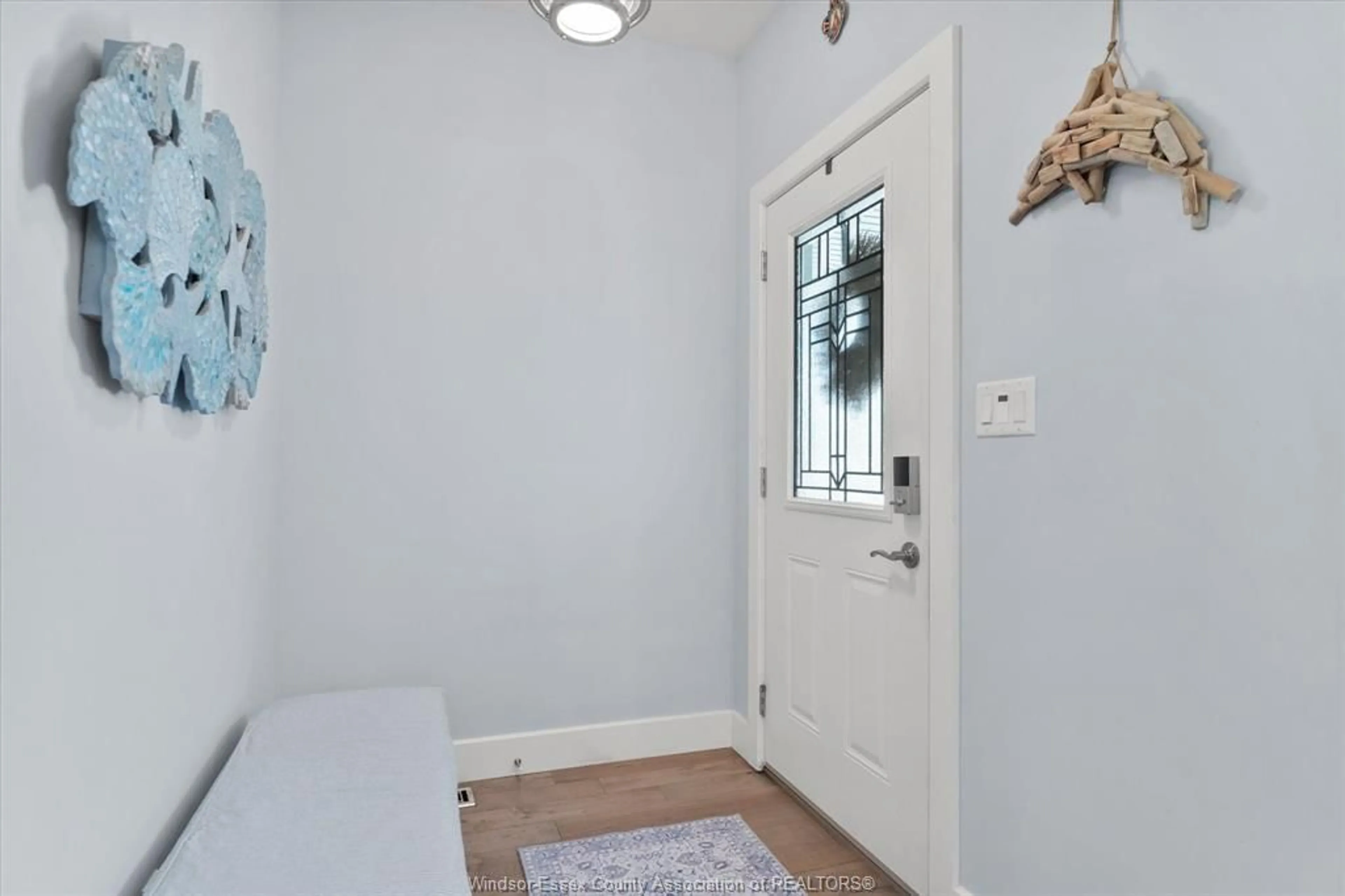 Indoor entryway for 507 GOLD COAST, Amherstburg Ontario N9V 4R2