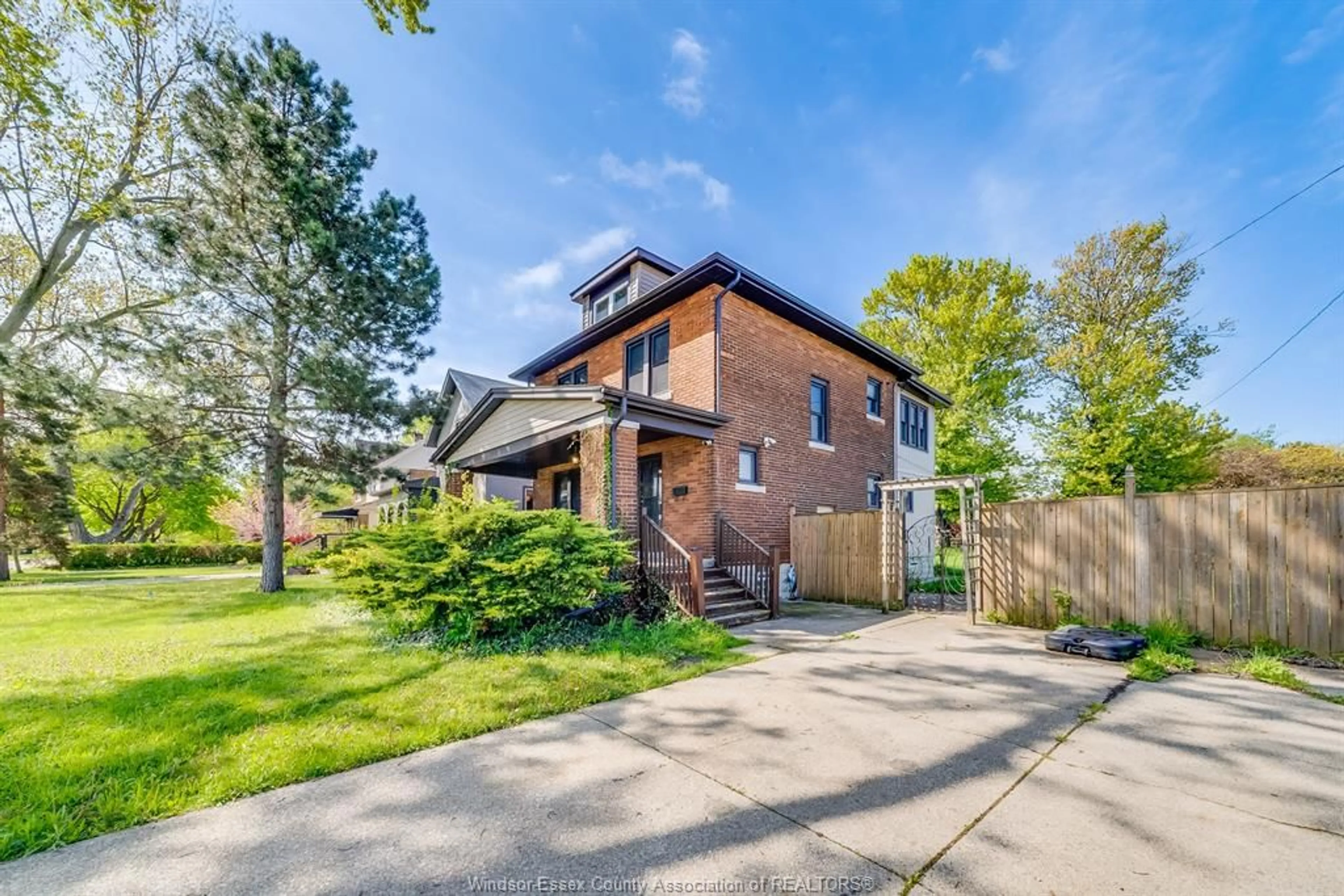 Home with brick exterior material, street for 831 SAINT MARYS, Windsor Ontario N8S 2T8