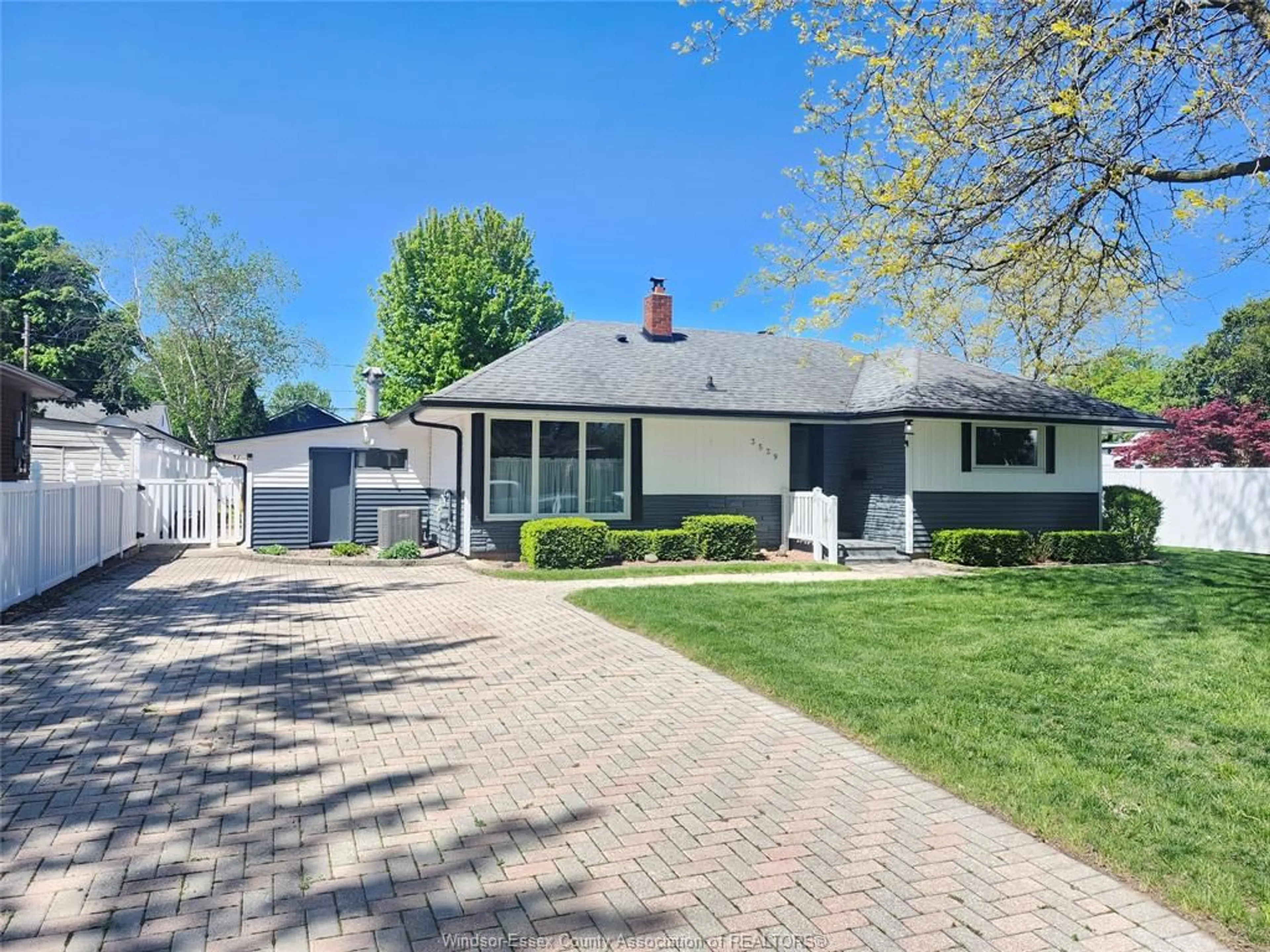 Home with brick exterior material, street for 3539 BYNG Rd, Windsor Ontario N8W 3H7