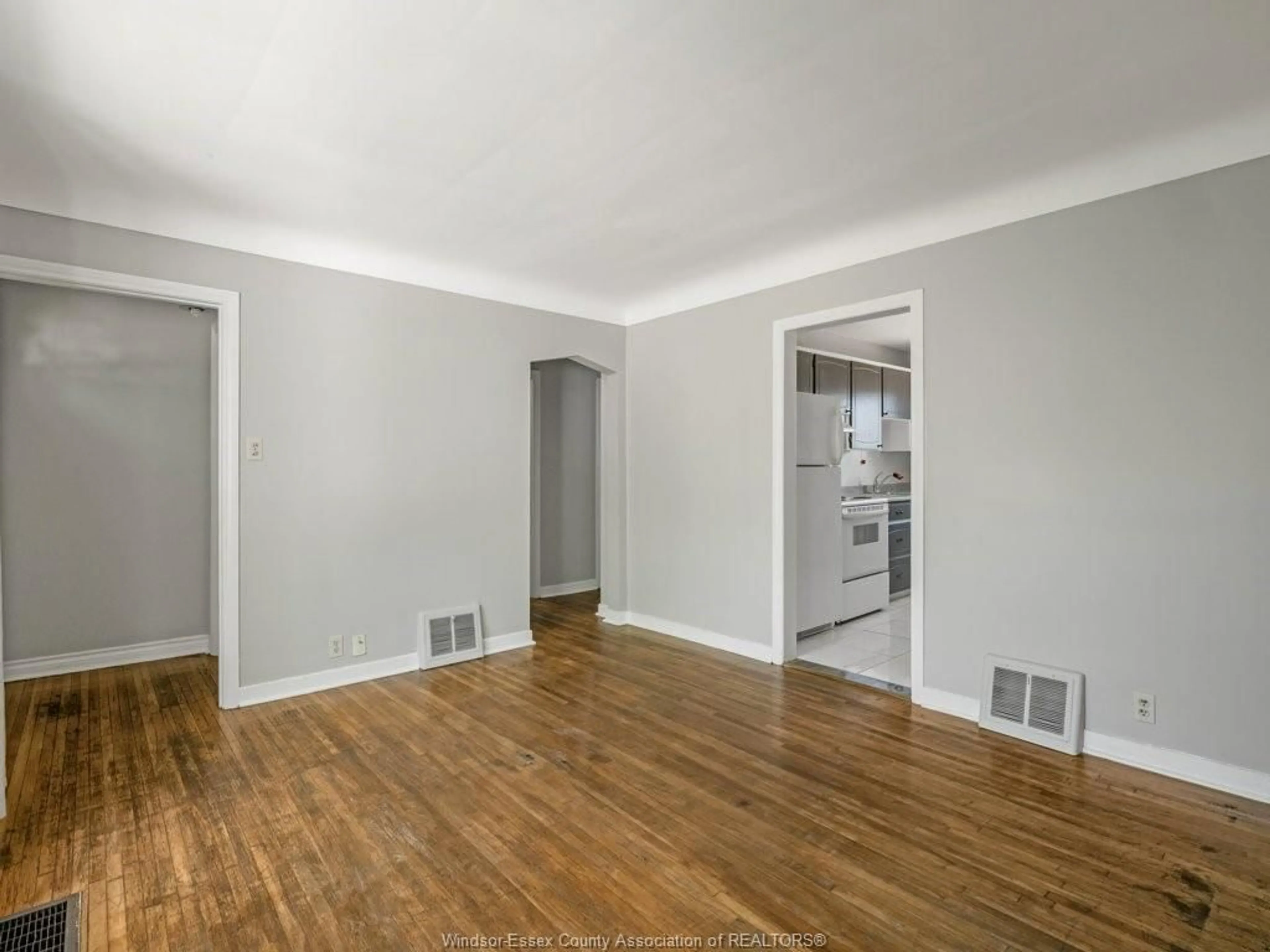 A pic of a room for 973 ASKIN, Windsor Ontario N9B 2X6