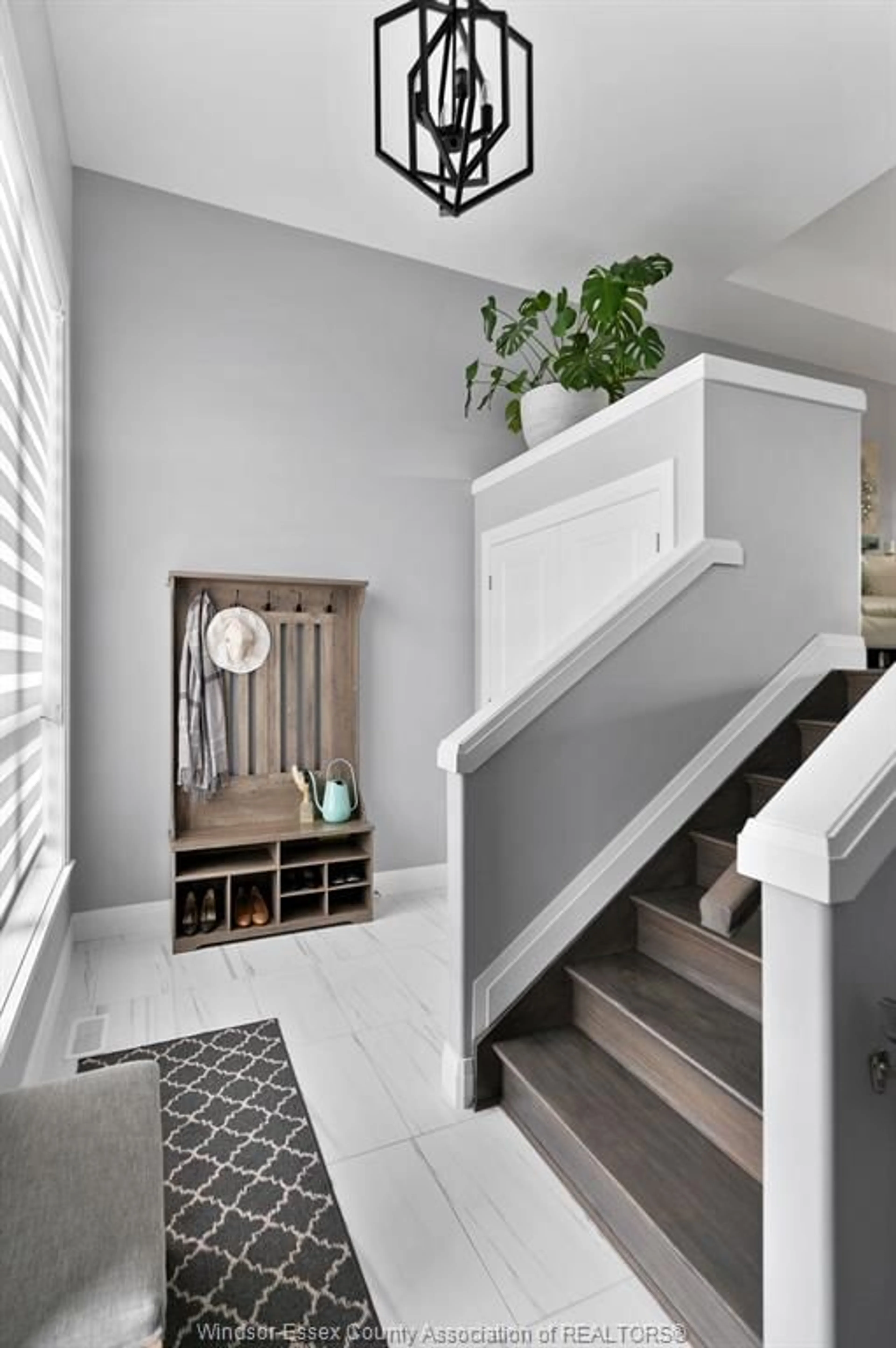 Indoor entryway for 703 FALERIA St, Lakeshore Ontario N8L 0K1