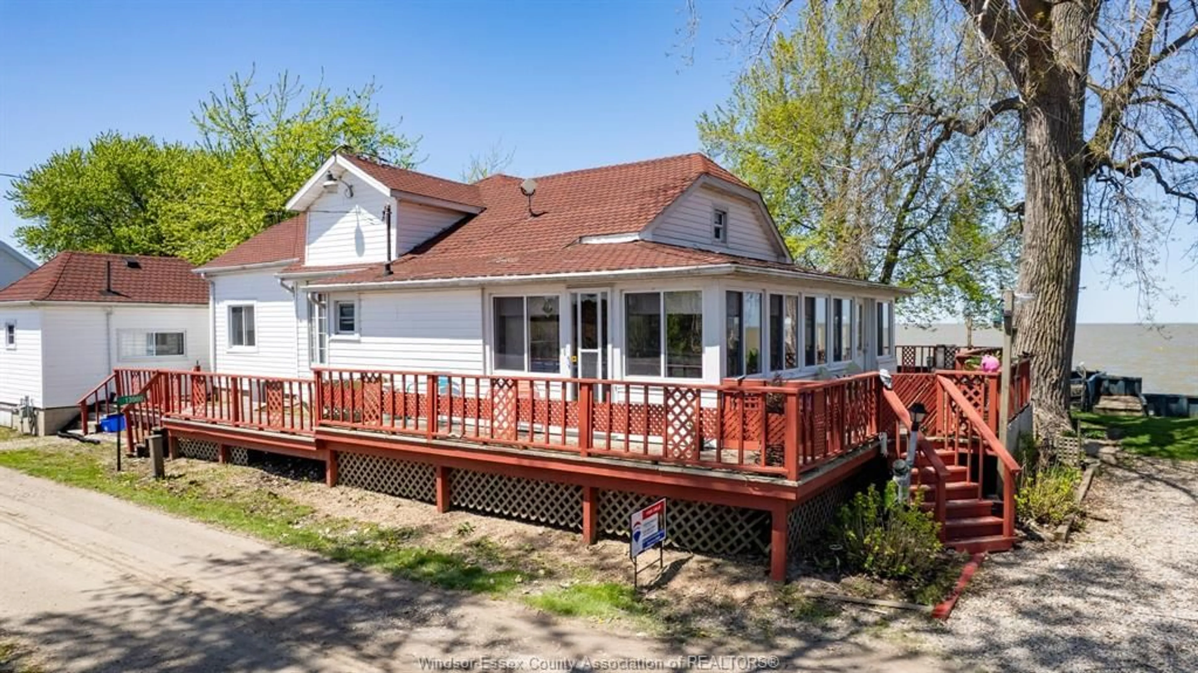 Patio, water/lake/river/ocean view for 13980 CRYSTAL BEACH Rd, Lakeshore Ontario N0R 1N0