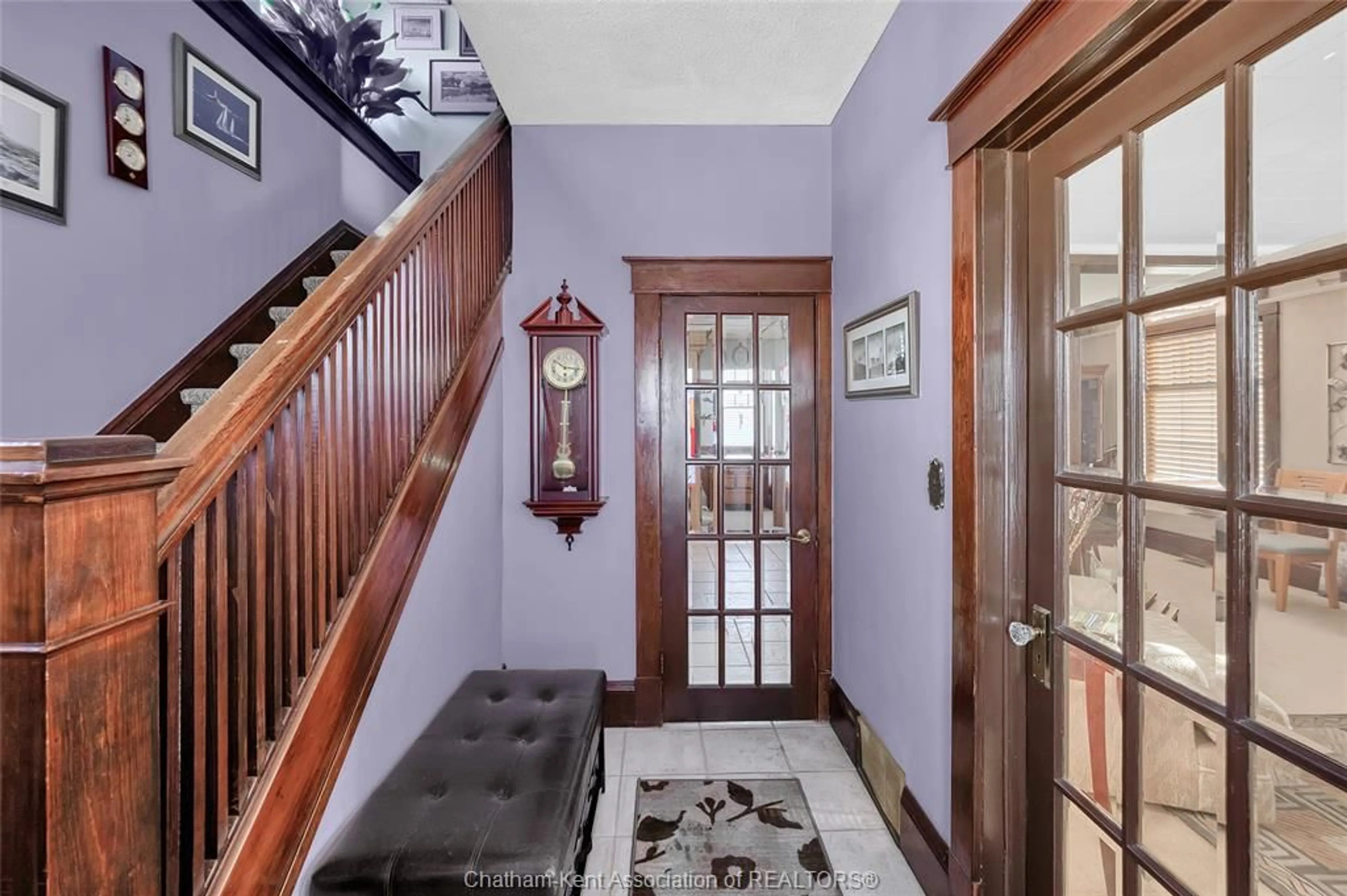 Indoor foyer for 15 Joseph St, Chatham Ontario N7L 3G4