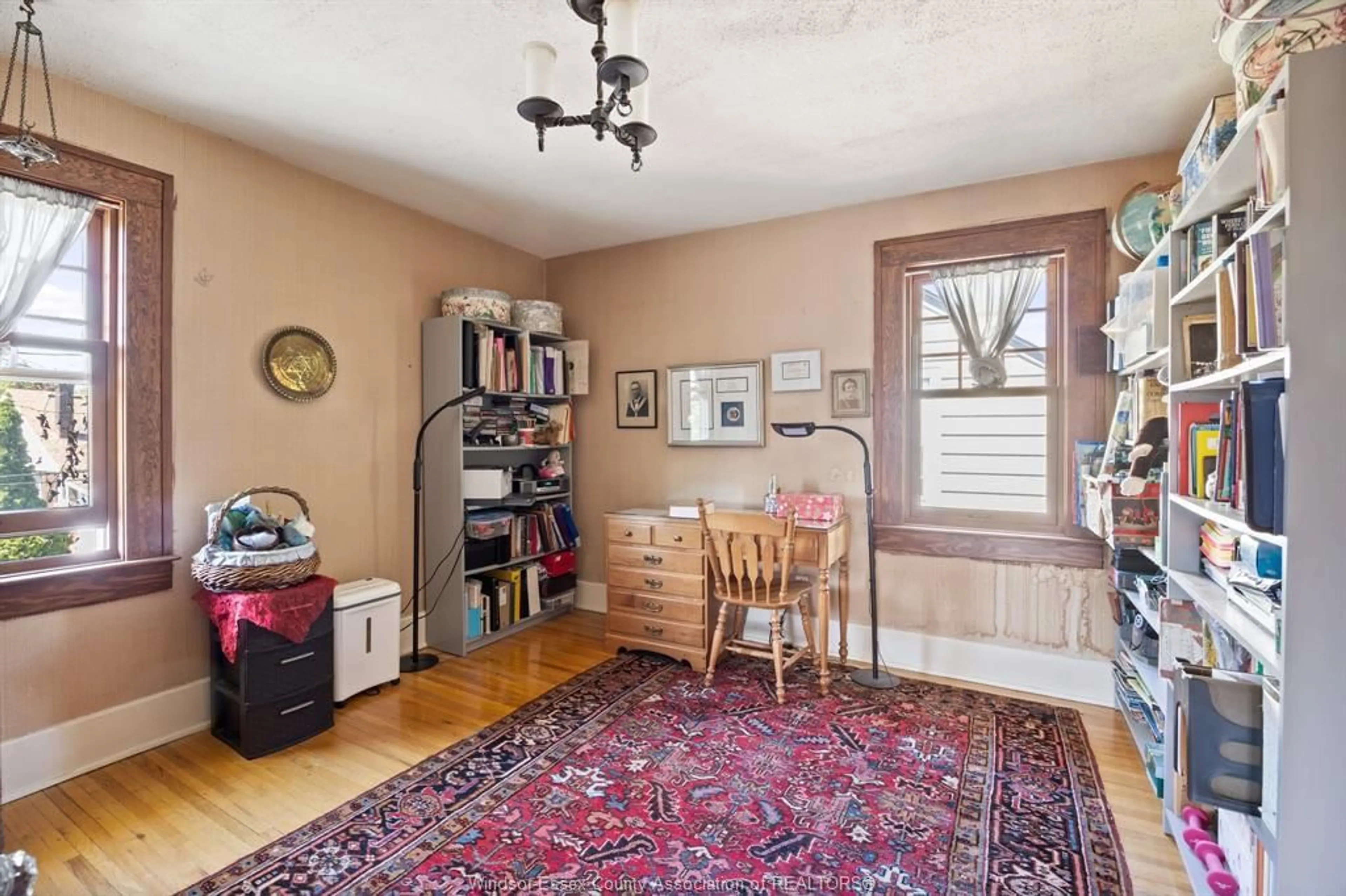 A pic of a room for 2373 KILDARE Rd, Windsor Ontario N8W 2X6