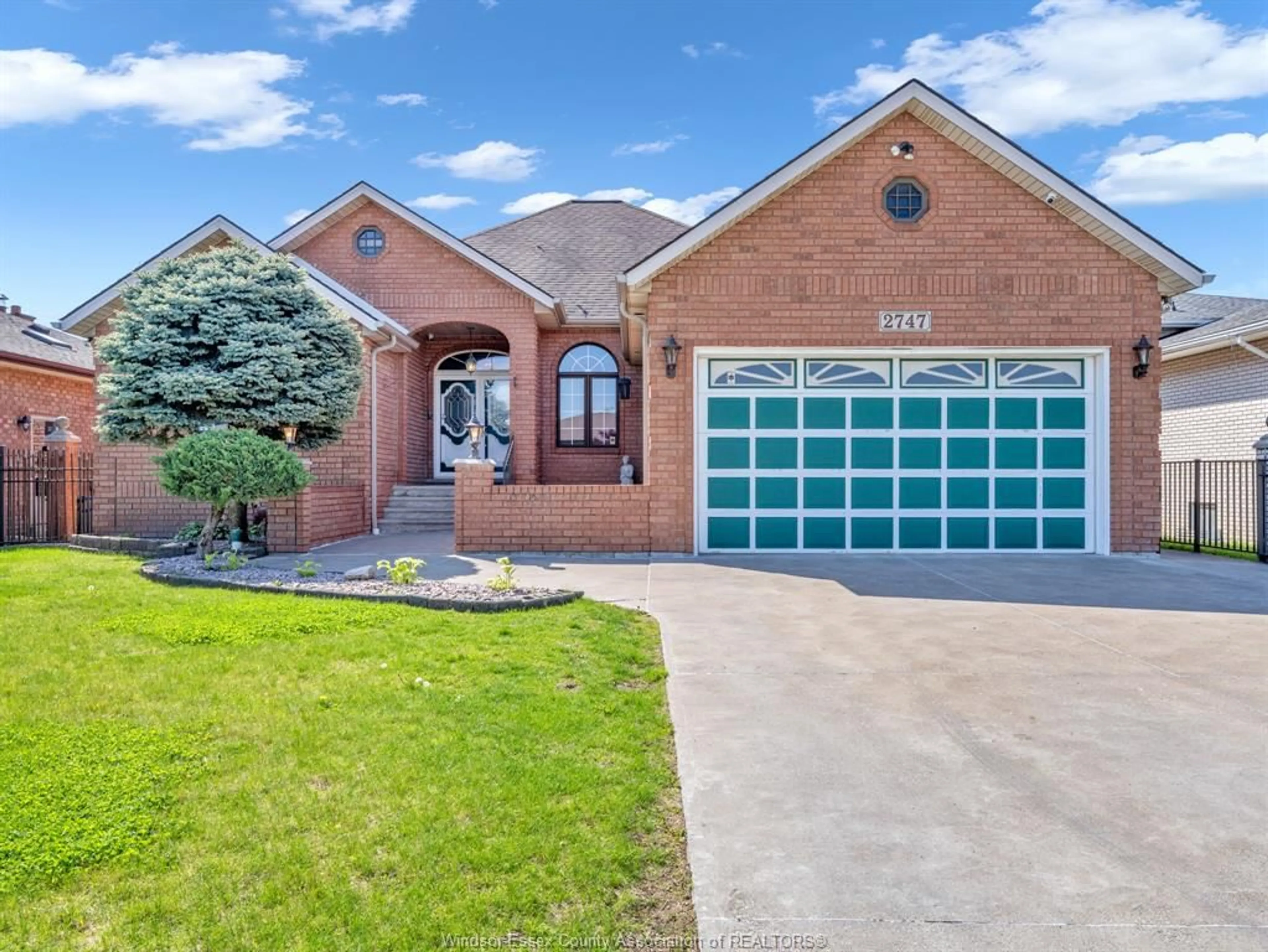 Home with brick exterior material, street for 2747 LIONEL Dr, Windsor Ontario N8X 4X5