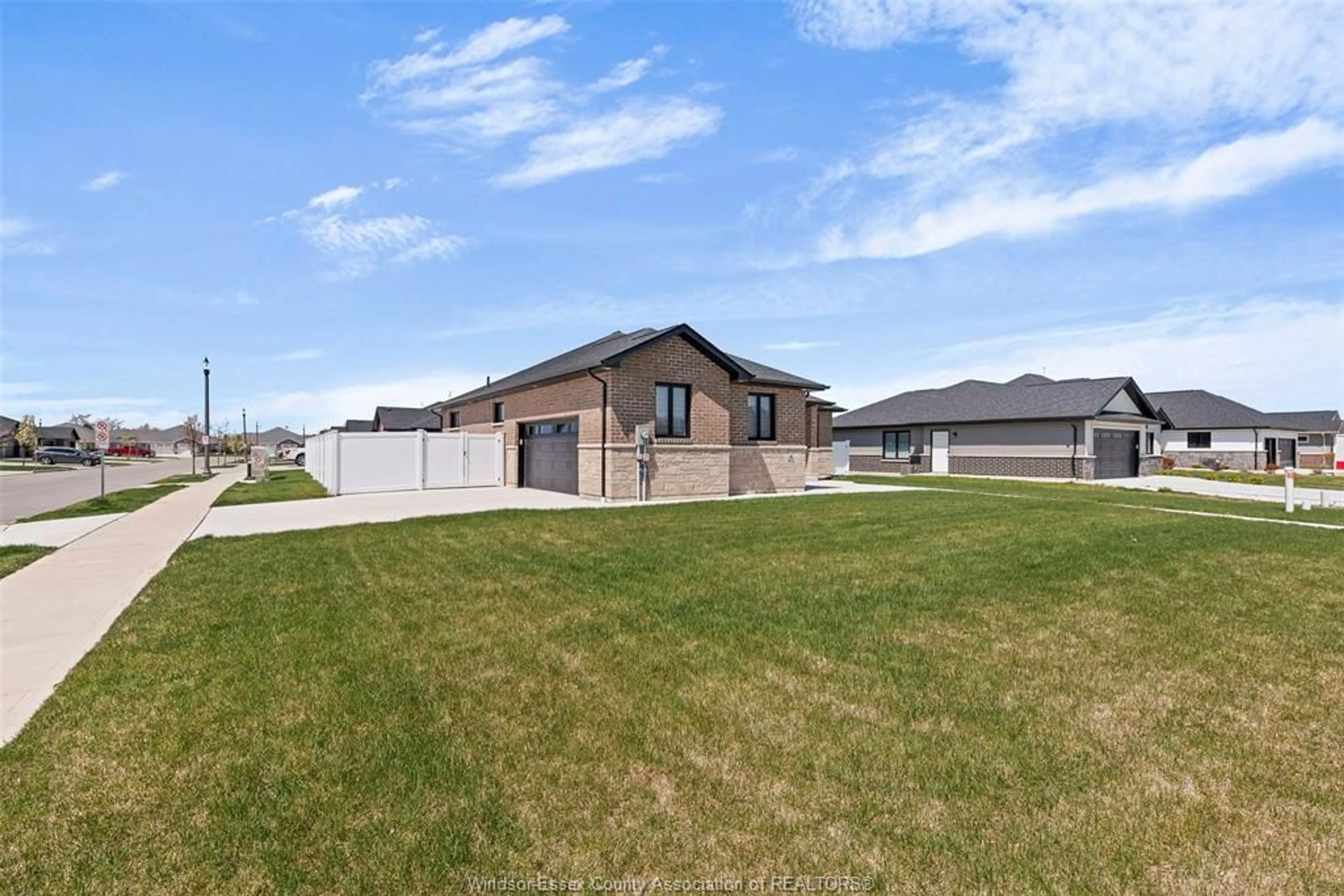 A pic from outside/outdoor area/front of a property/back of a property/a pic from drone, street for 401 PEARSON Ave, Amherstburg Ontario N9V 0E9