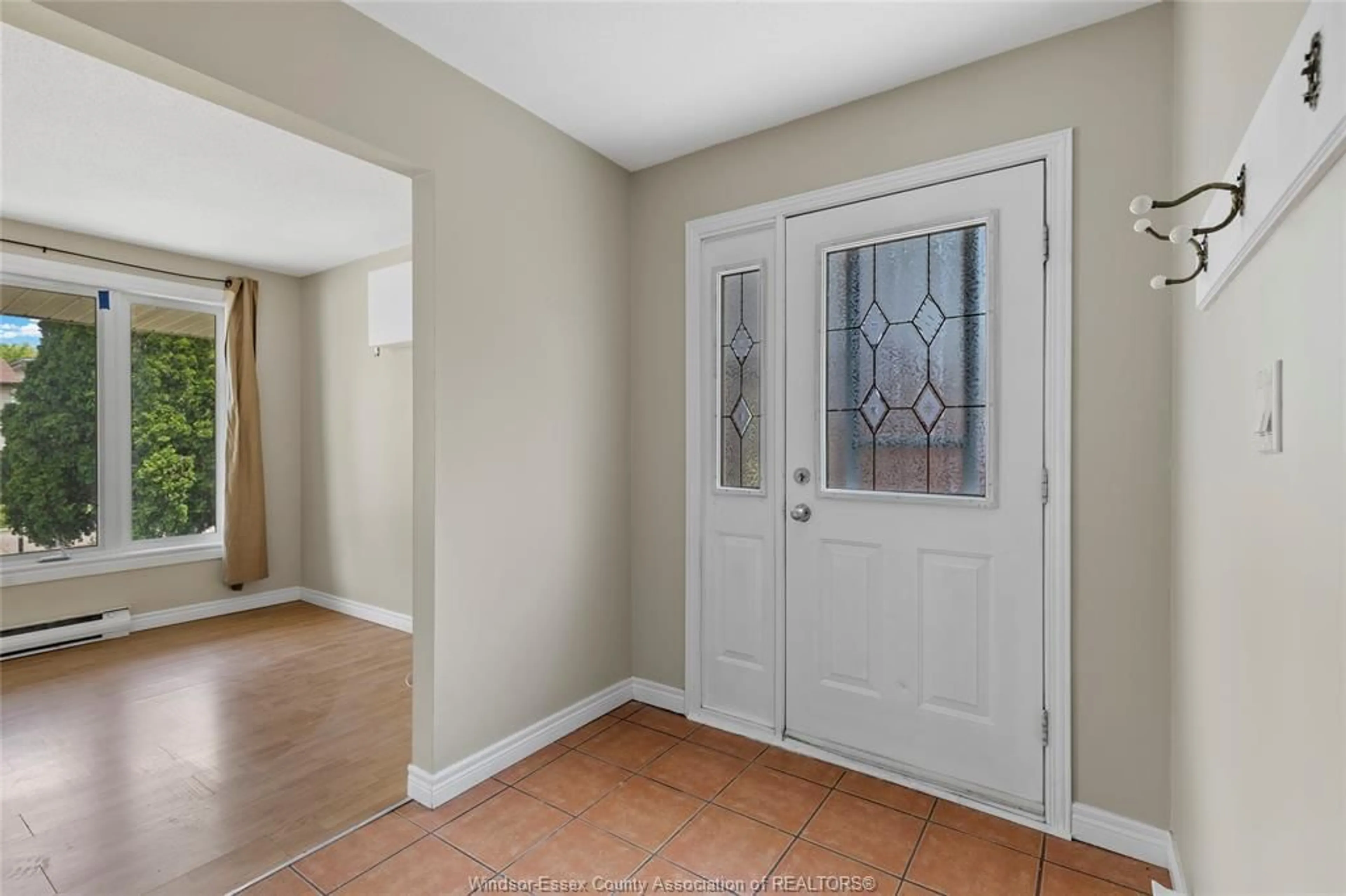 Indoor entryway for 1273 AIRE, Windsor Ontario N8S 4E3