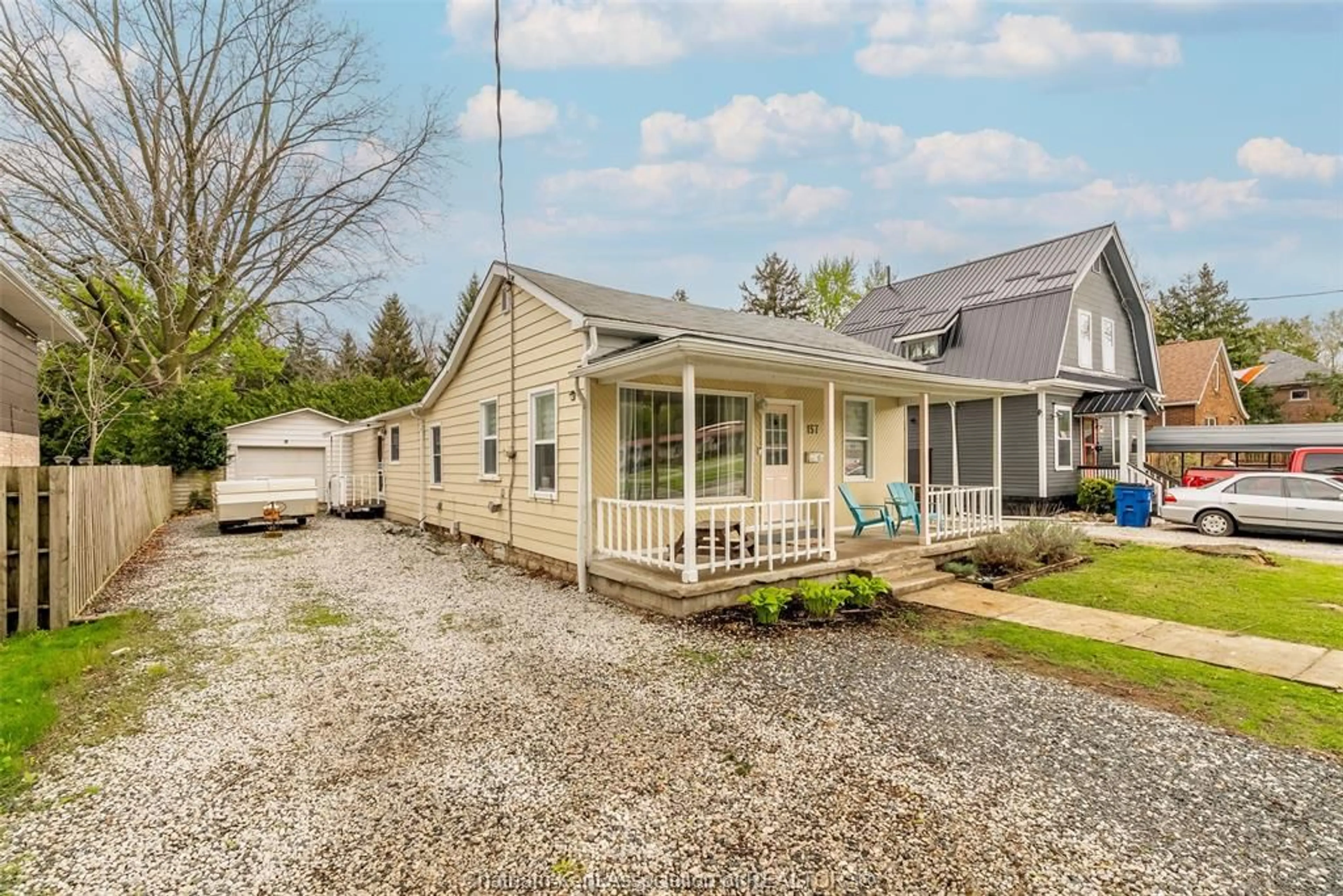 Home with vinyl exterior material, street for 157 STANLEY Ave, Chatham Ontario N7M 3J8